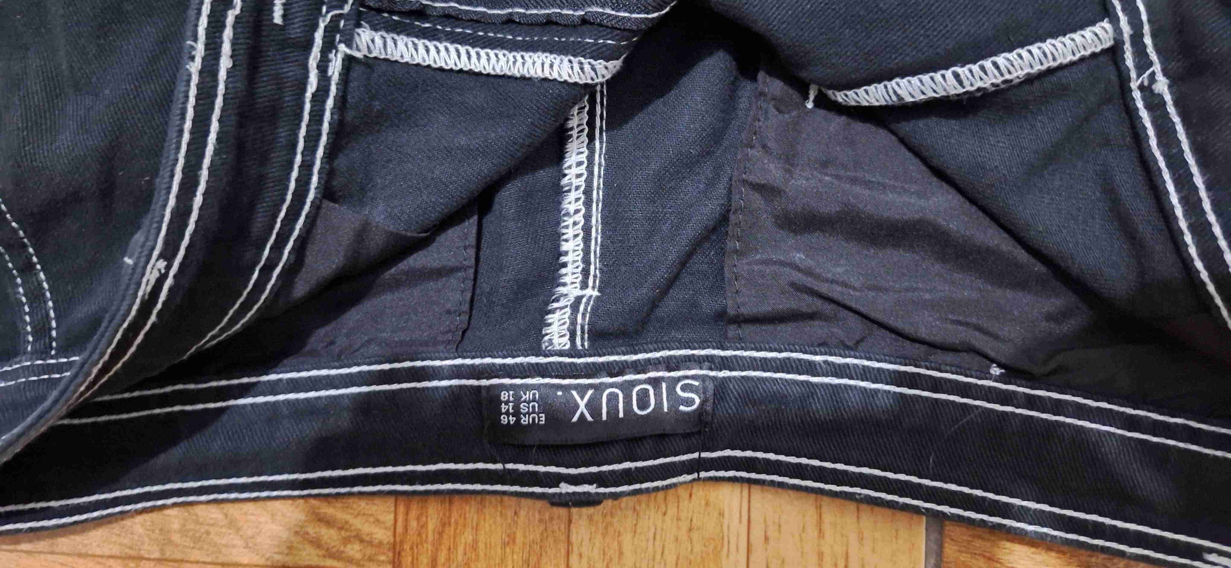 Pantalones negros con bolsillos - miniatura 5