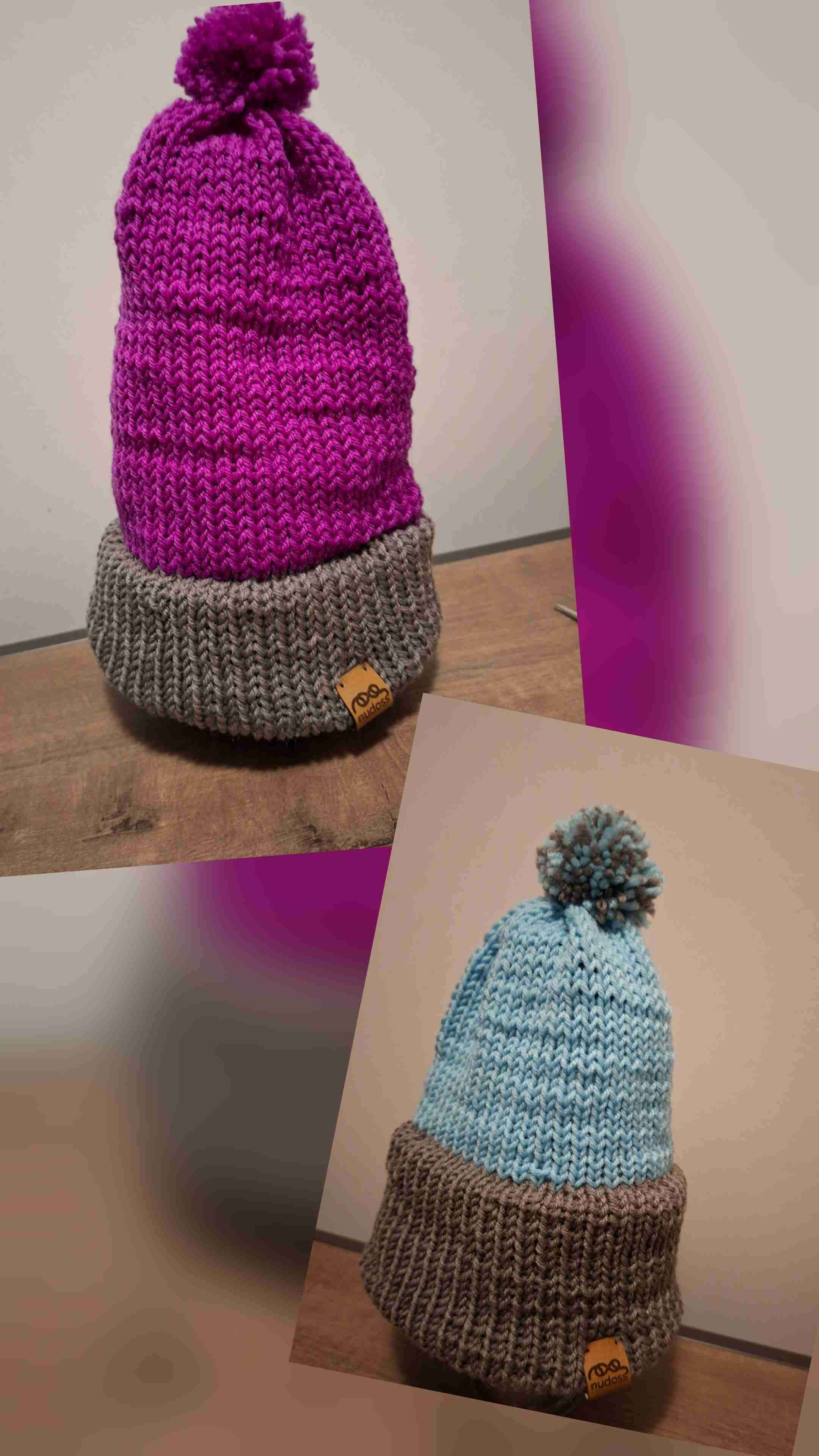 Gorros tejidos bicolor con pompón