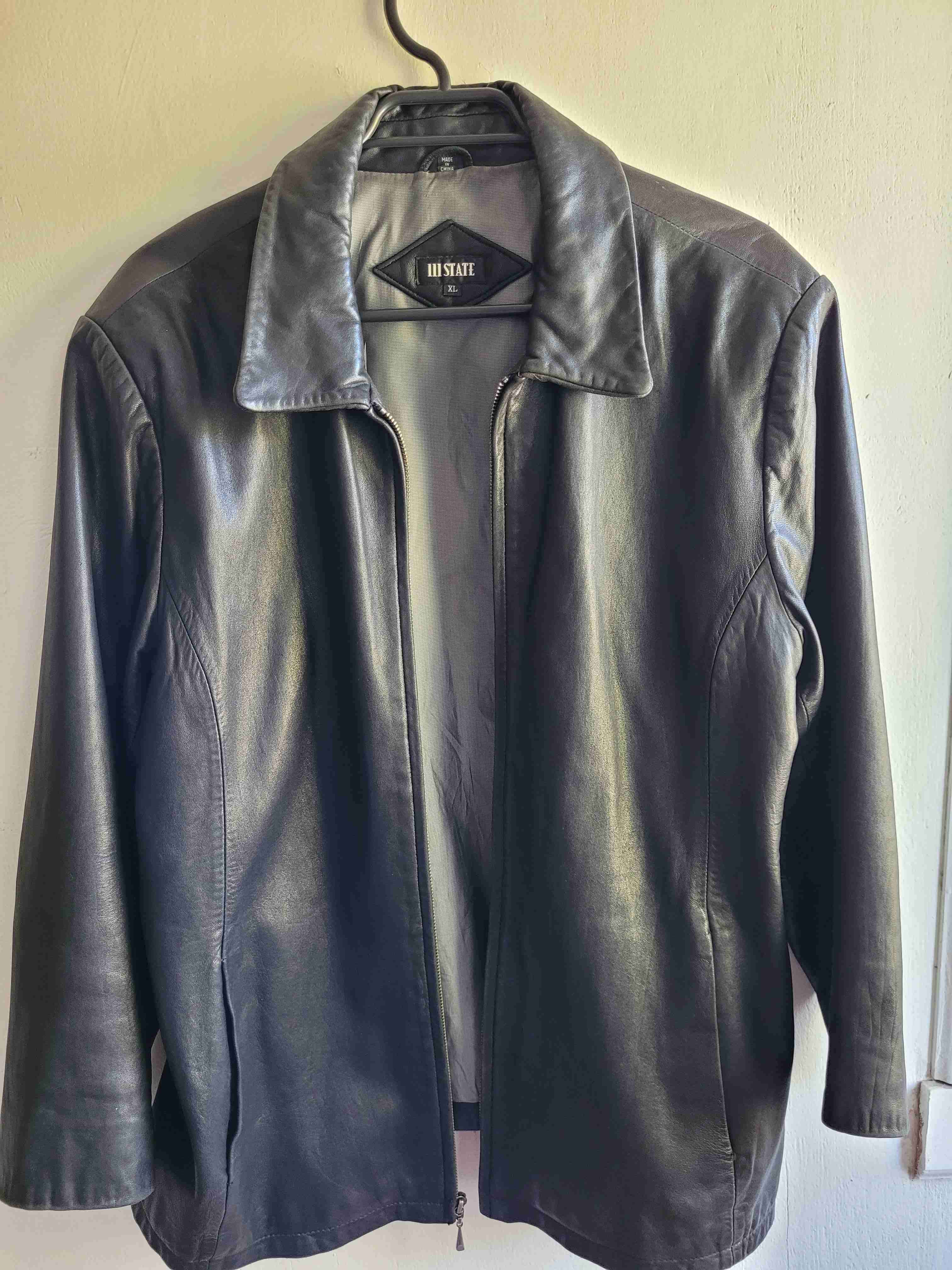 Chaqueta de cuero negra - miniatura 1