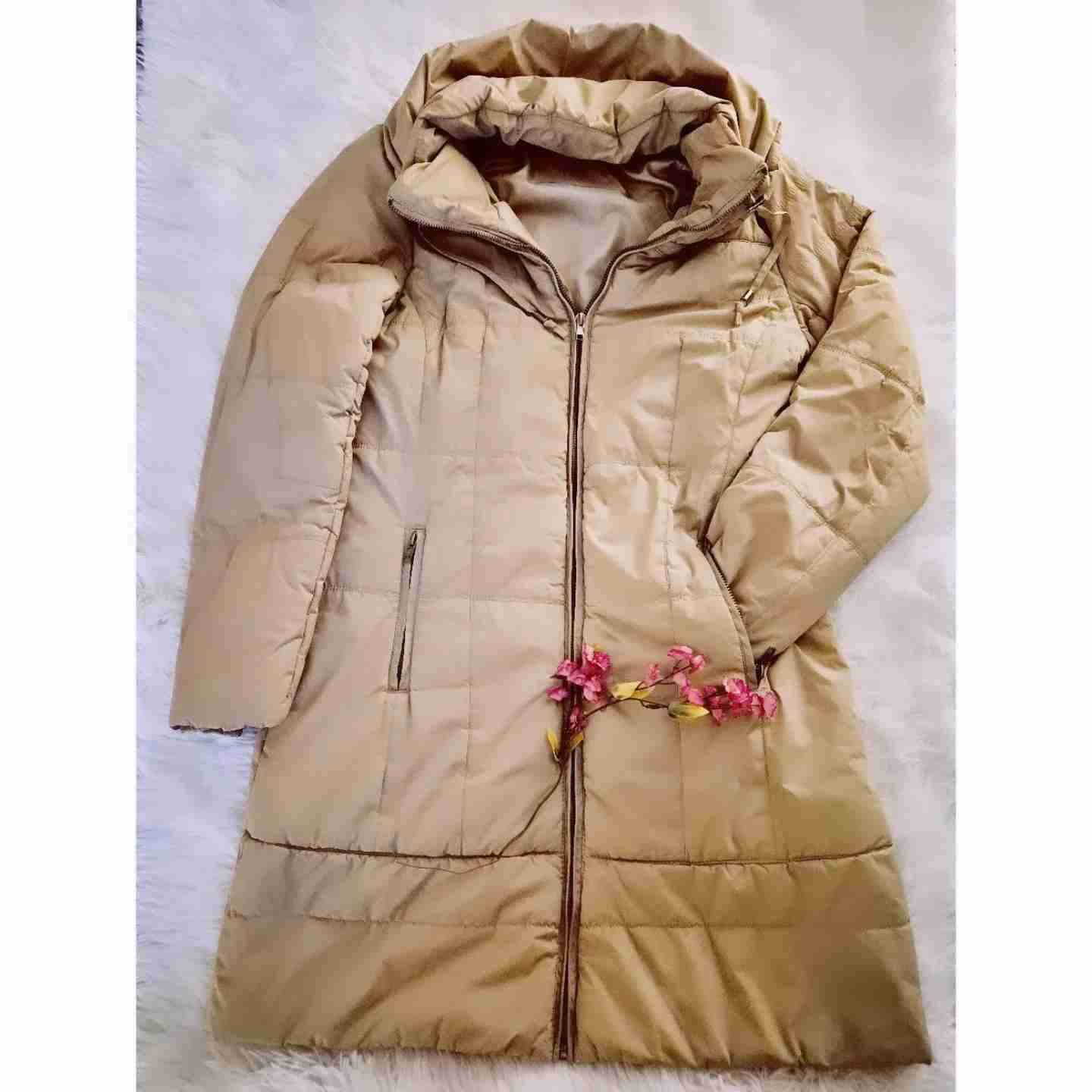 Abrigo largo beige con capucha - miniatura 2