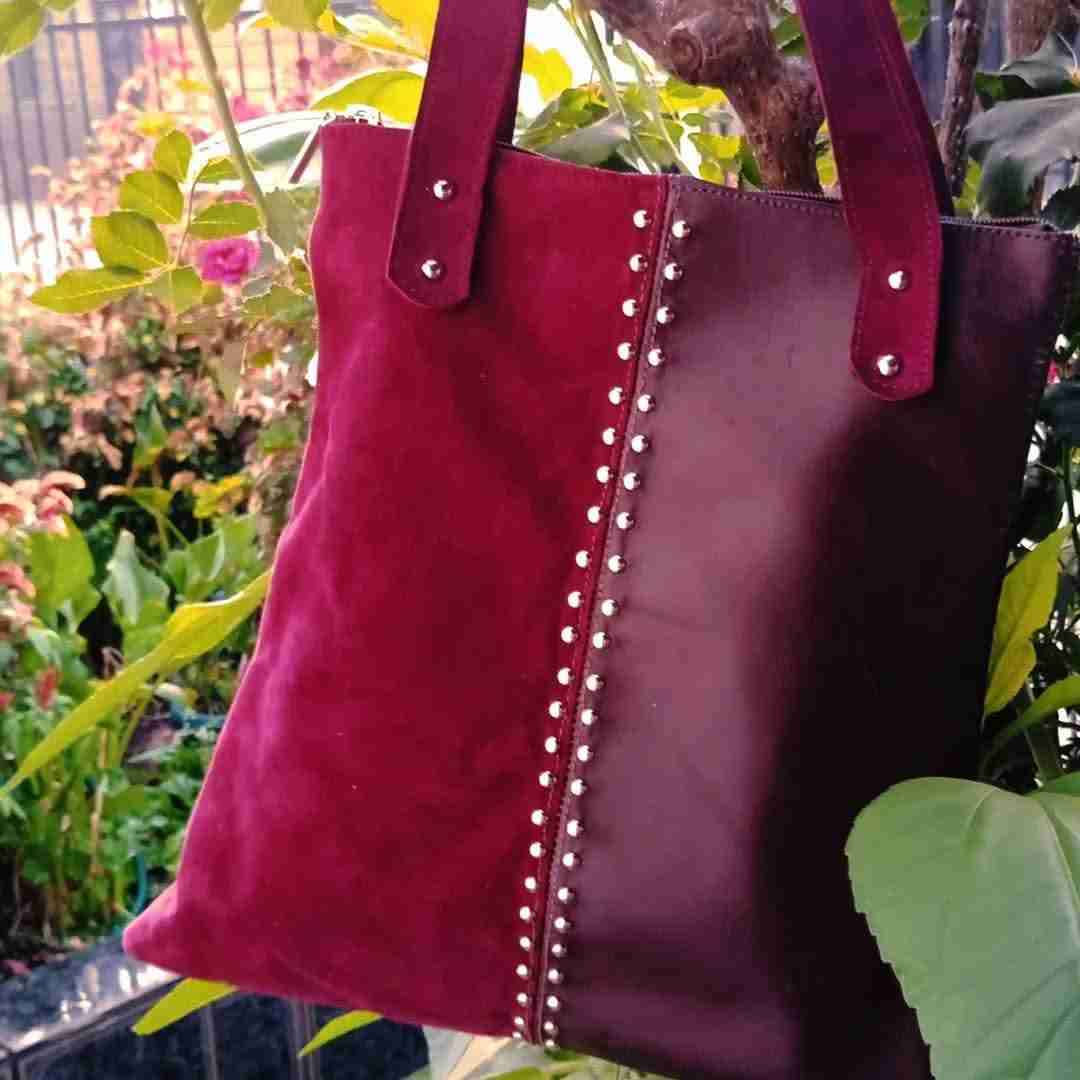 Cartera plana en cuero y gamuza natural