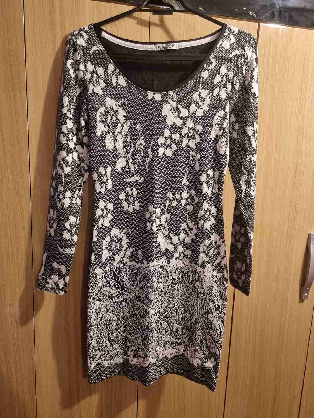 Vestido floral blanco y negro