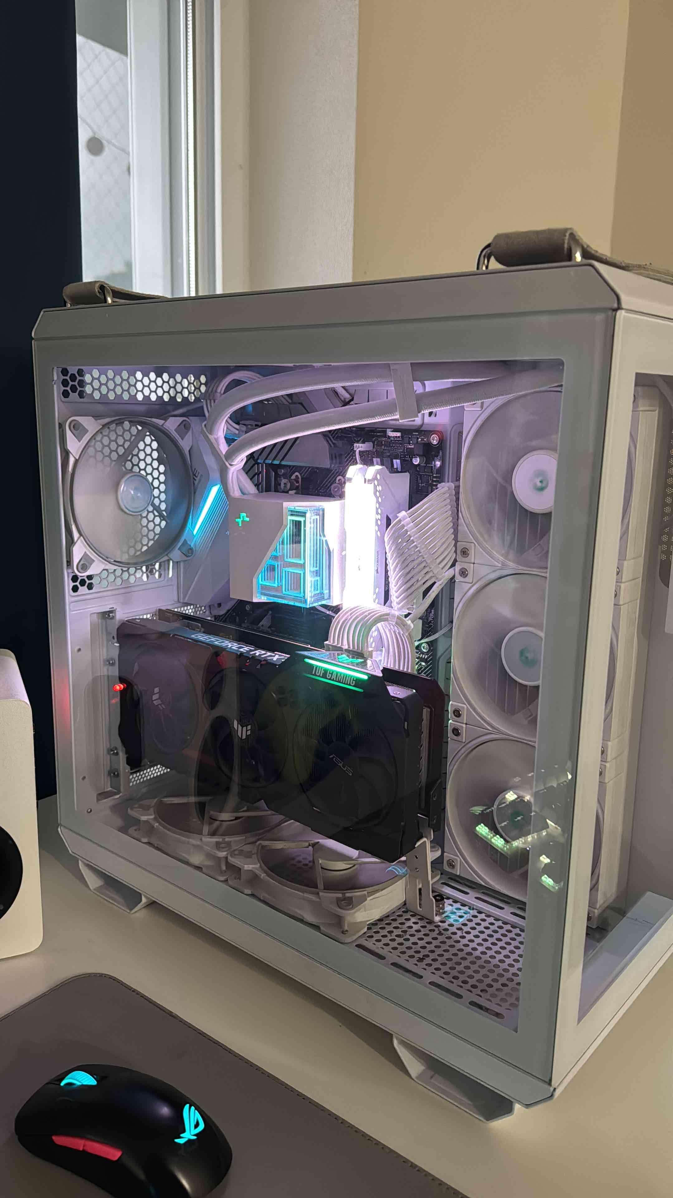 PC Gamer potente y moderno - miniatura 1