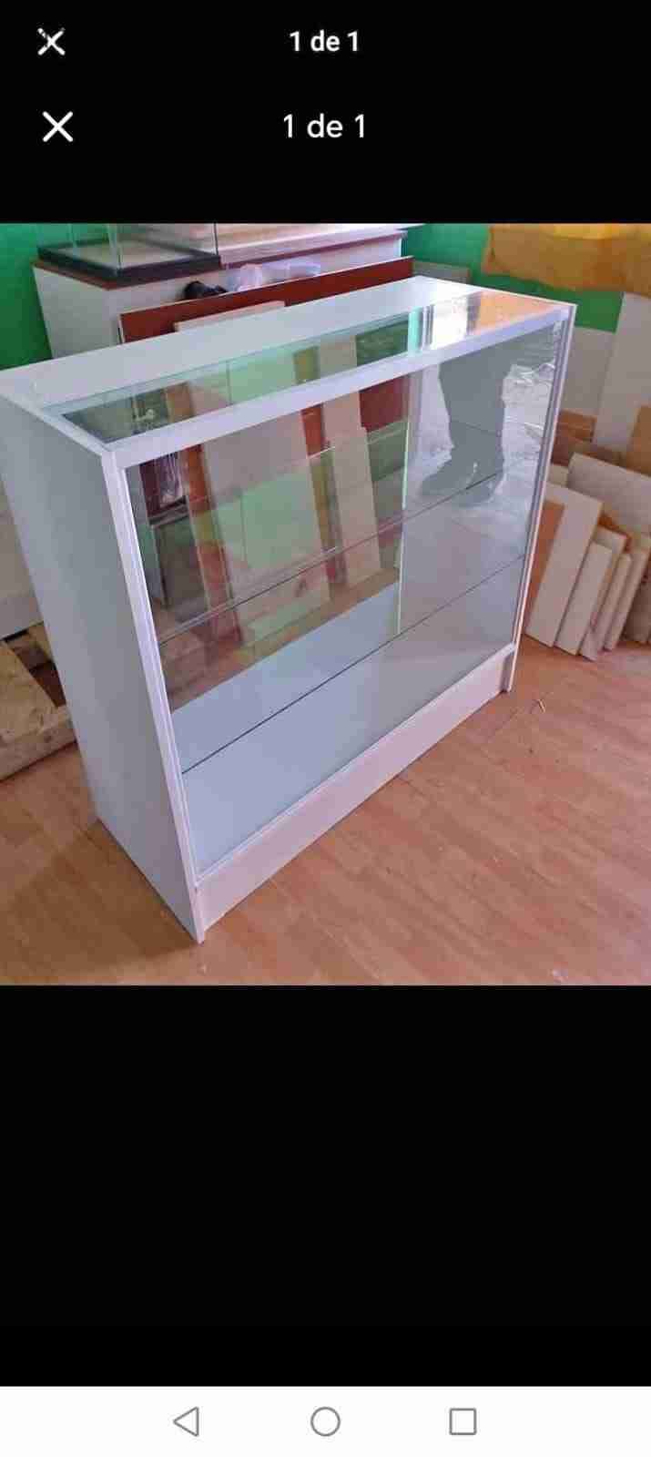 Vitrina exhibidora blanca - miniatura 2