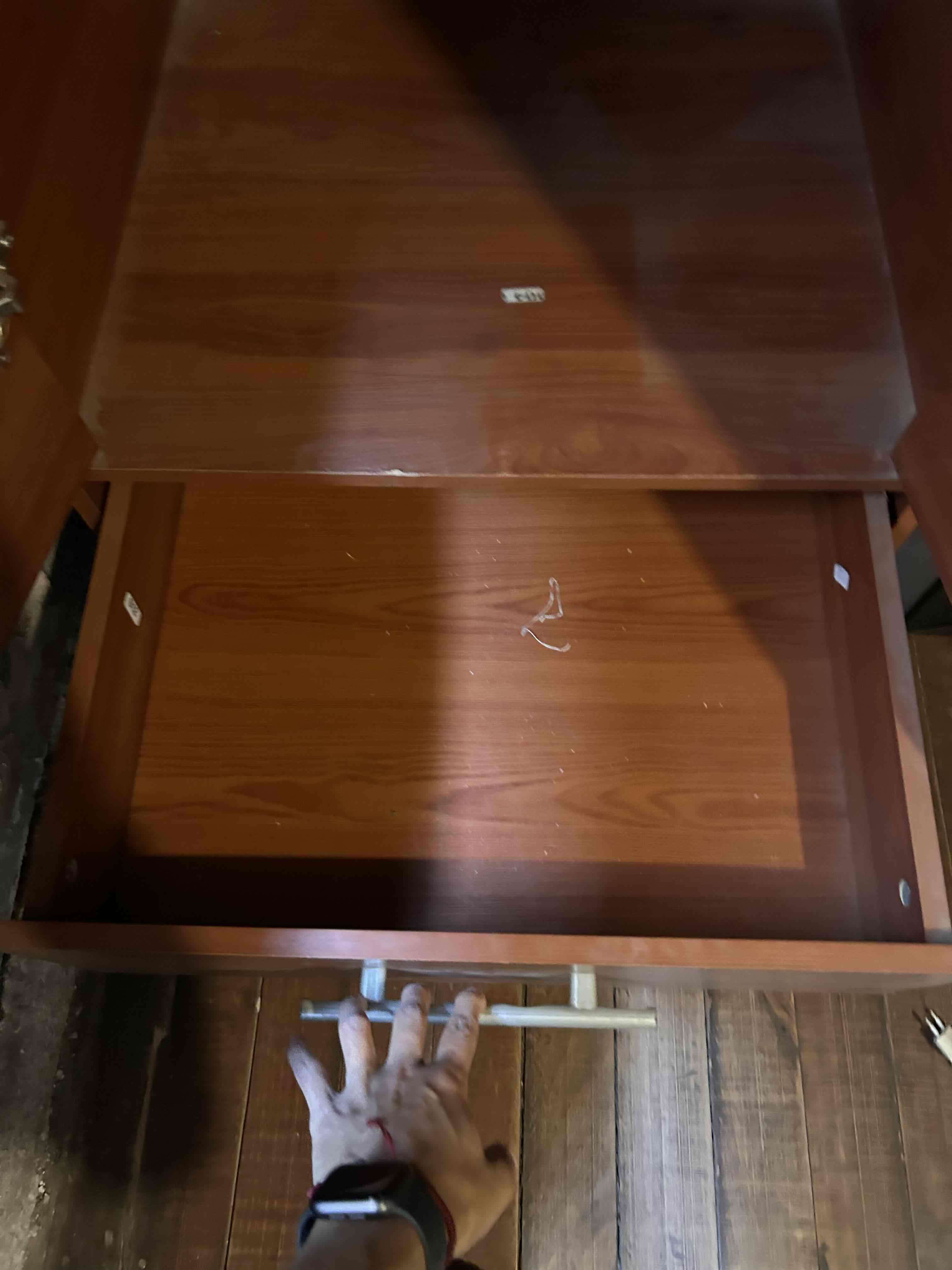 Clóset de madera de dos puertas - miniatura 3