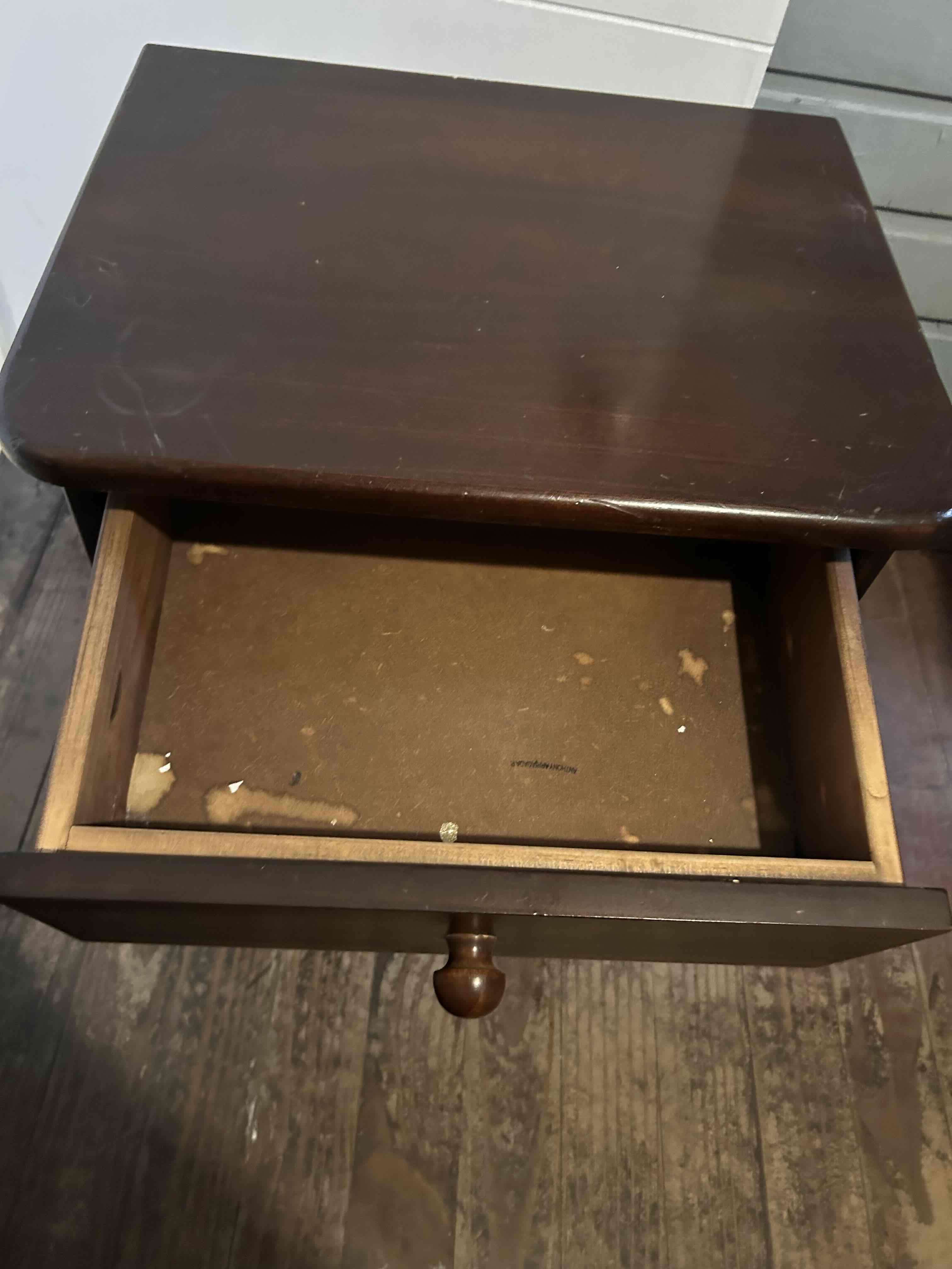 Velador de madera clásica - miniatura 2