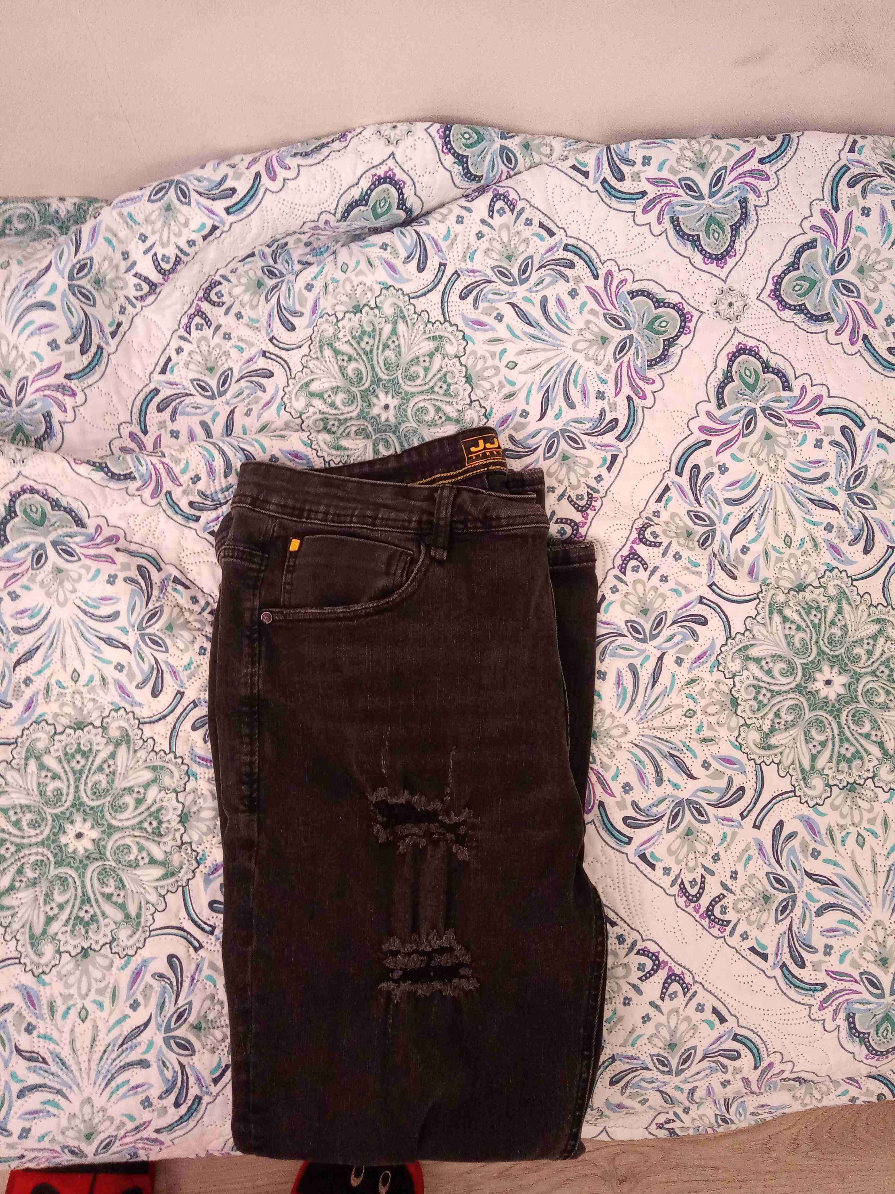 Jeans negros rasgados - miniatura 2