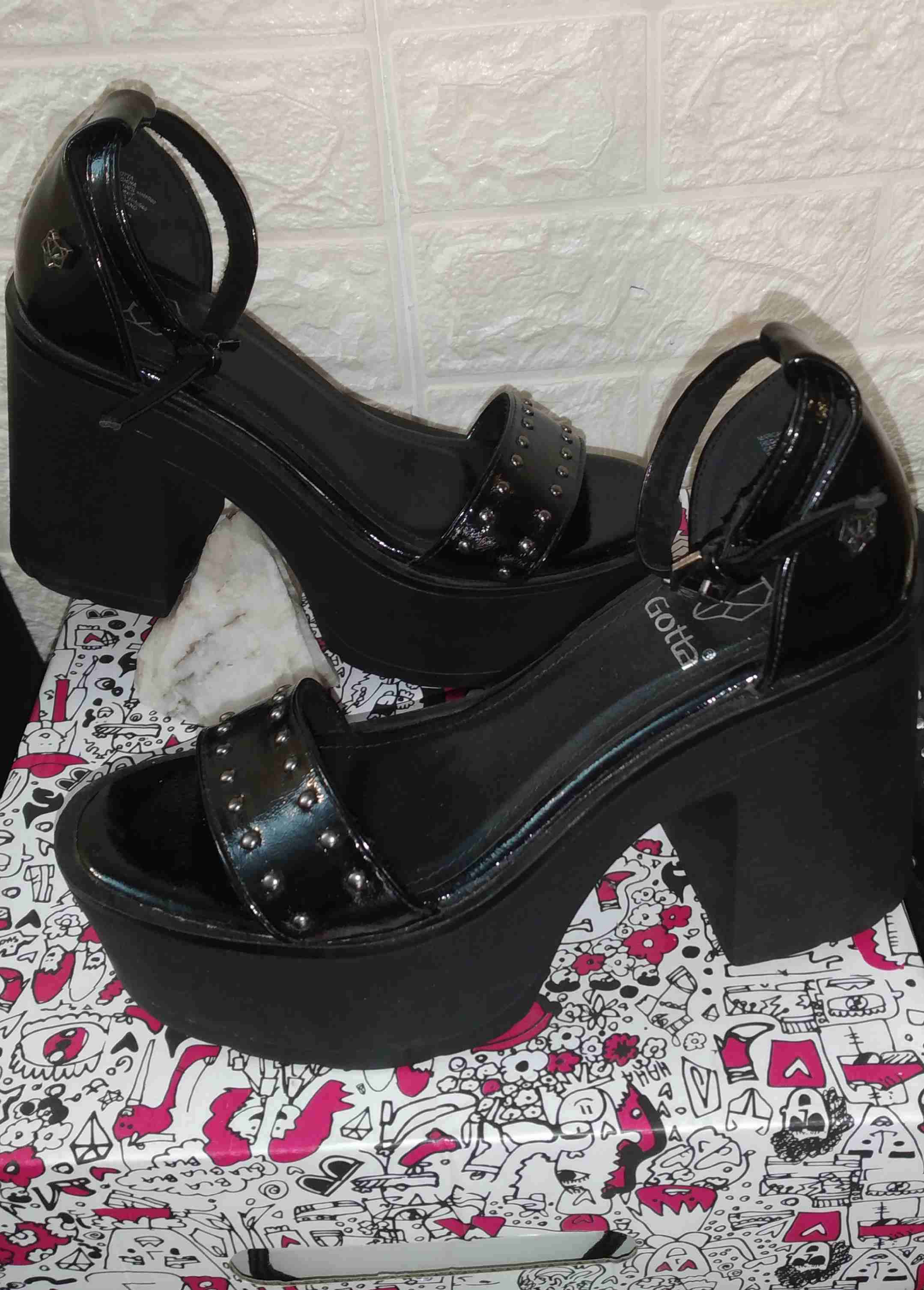 Botines, sandalias y zapatos con taco alto - miniatura 2