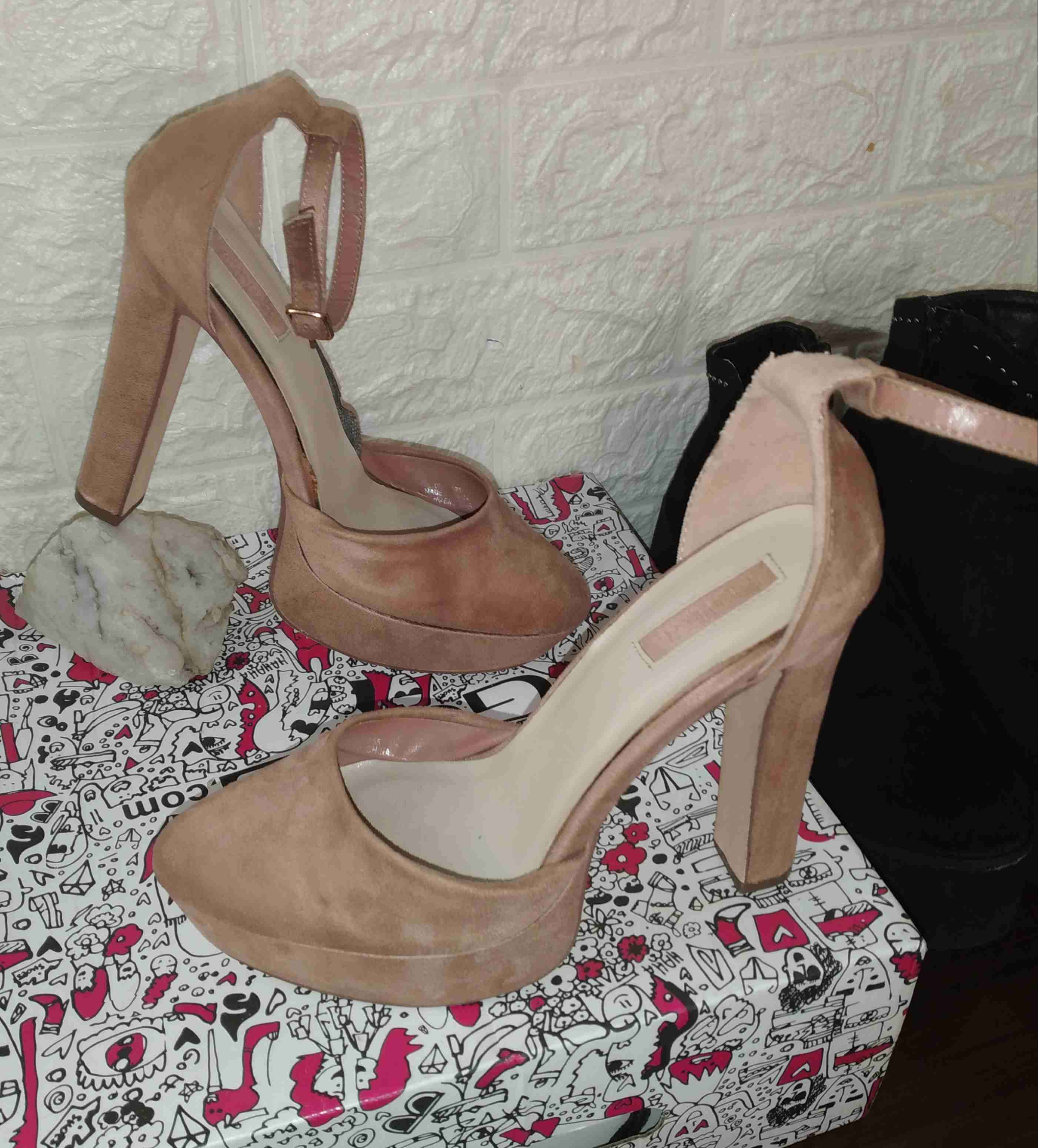 Botines, sandalias y zapatos con taco alto - miniatura 5