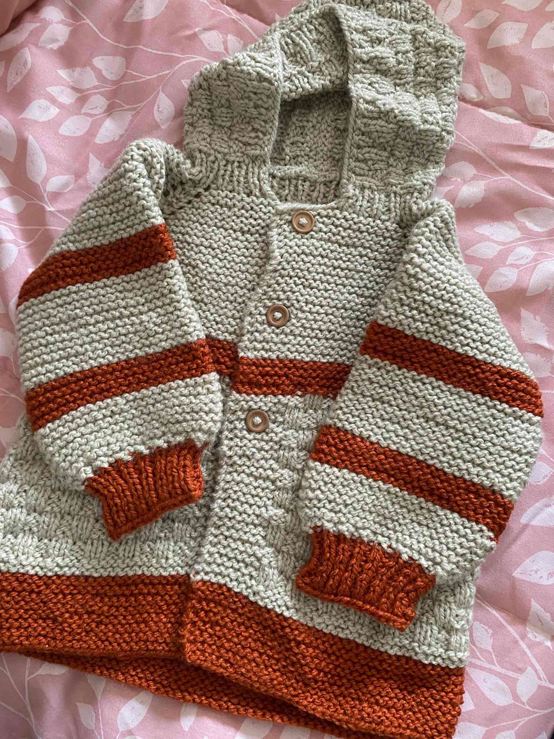 Chaleco de lana gris y rojo - miniatura 3