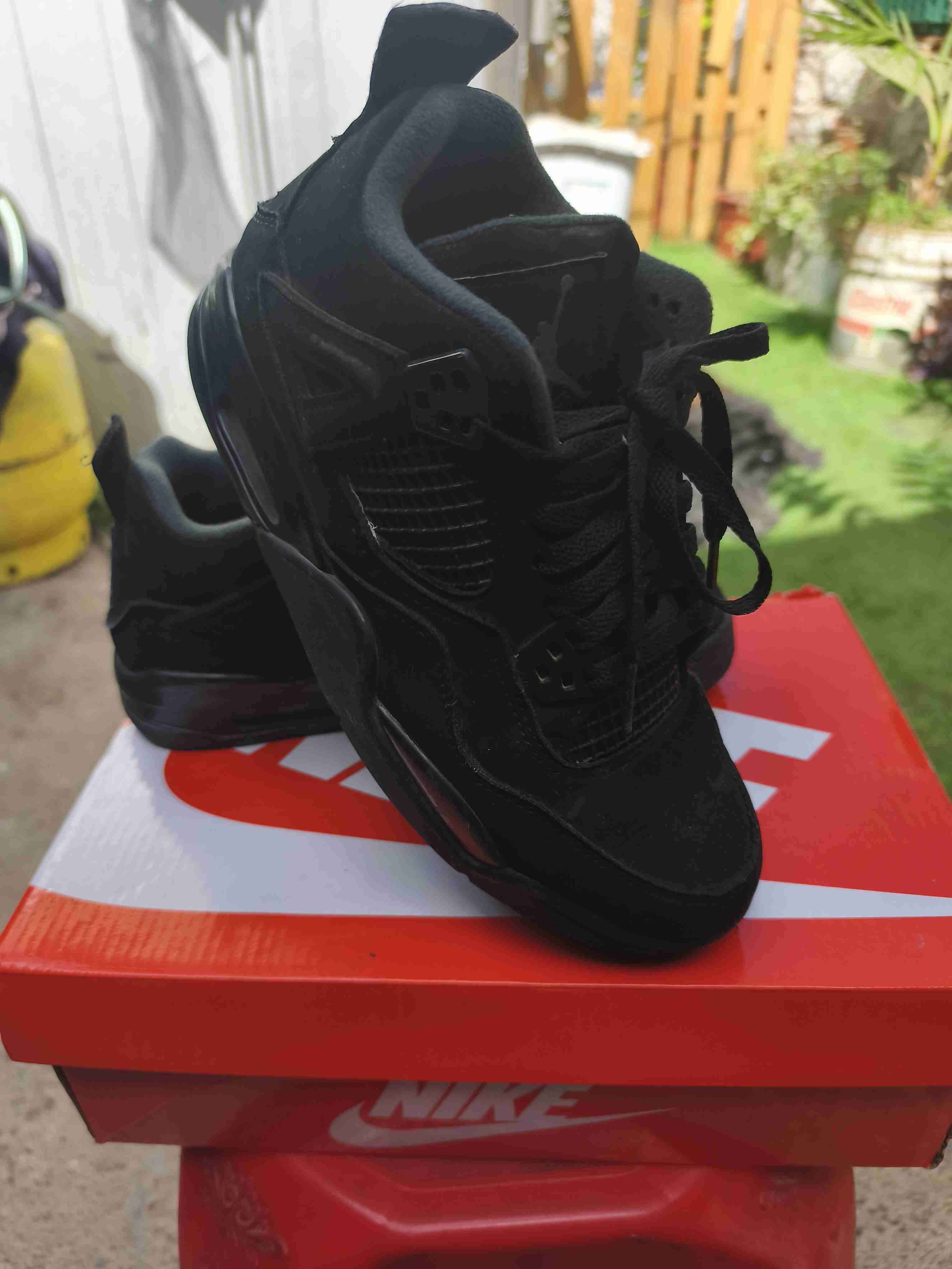 Zapatillas negras deportivas - 1