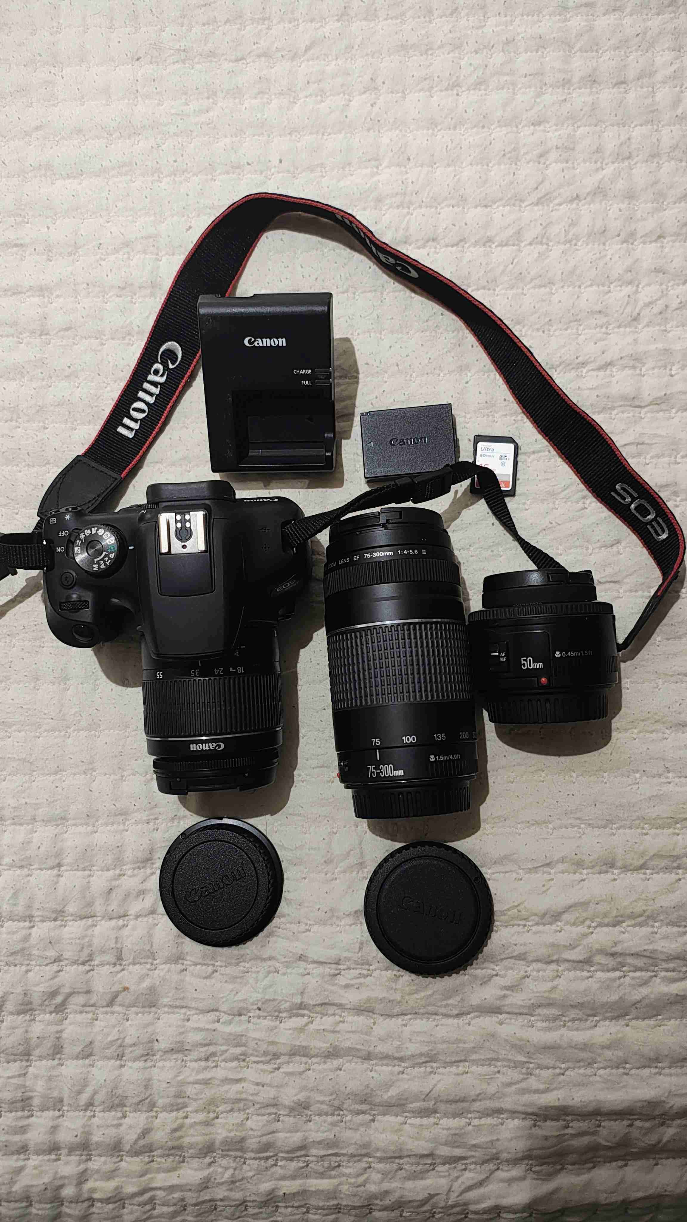 Cámara Canon Rebel t7 con 3 lentes y accesorios - miniatura 1