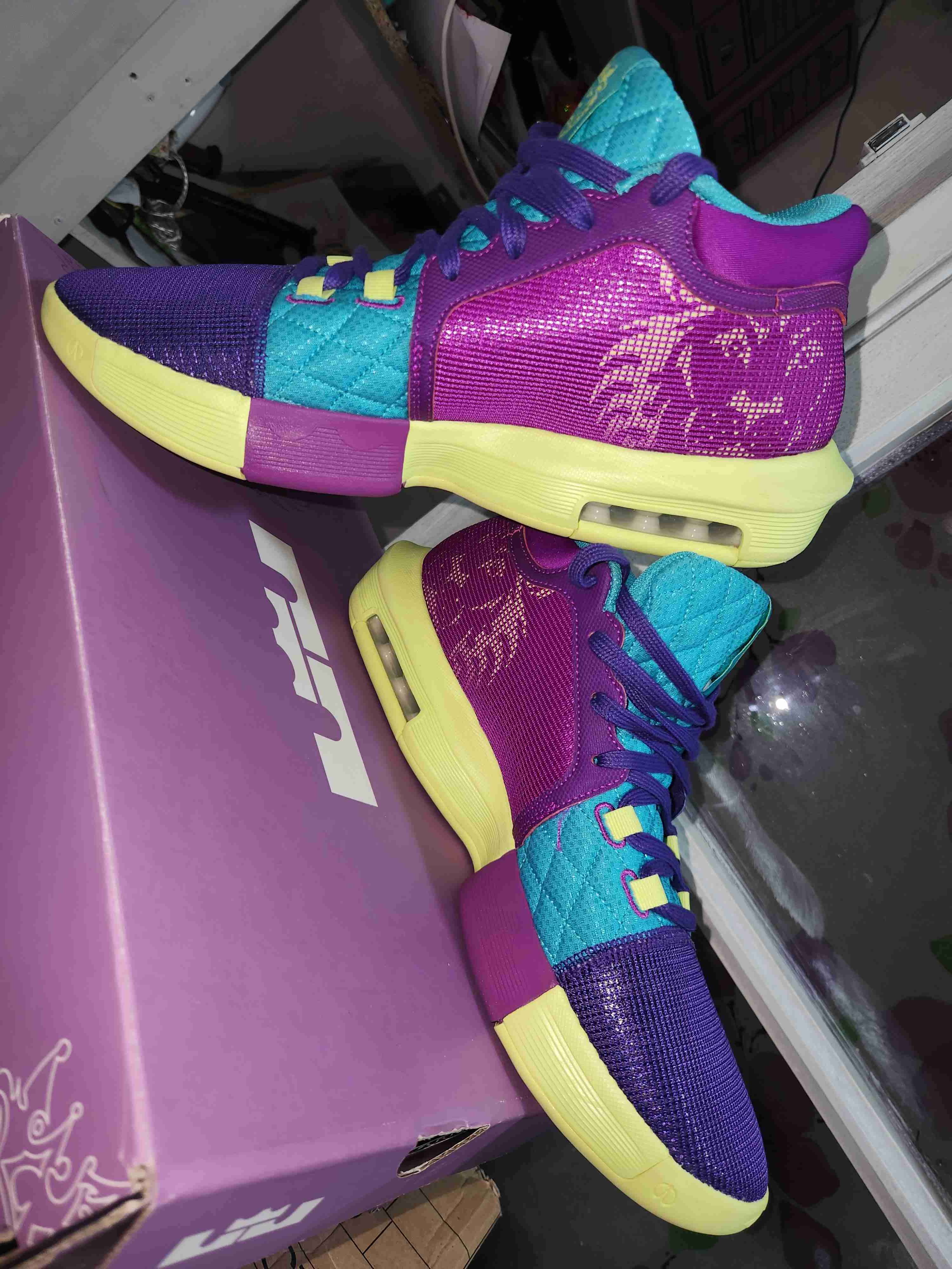 Nike Lebron Witness 8, talla 10 / 44,5 - 6