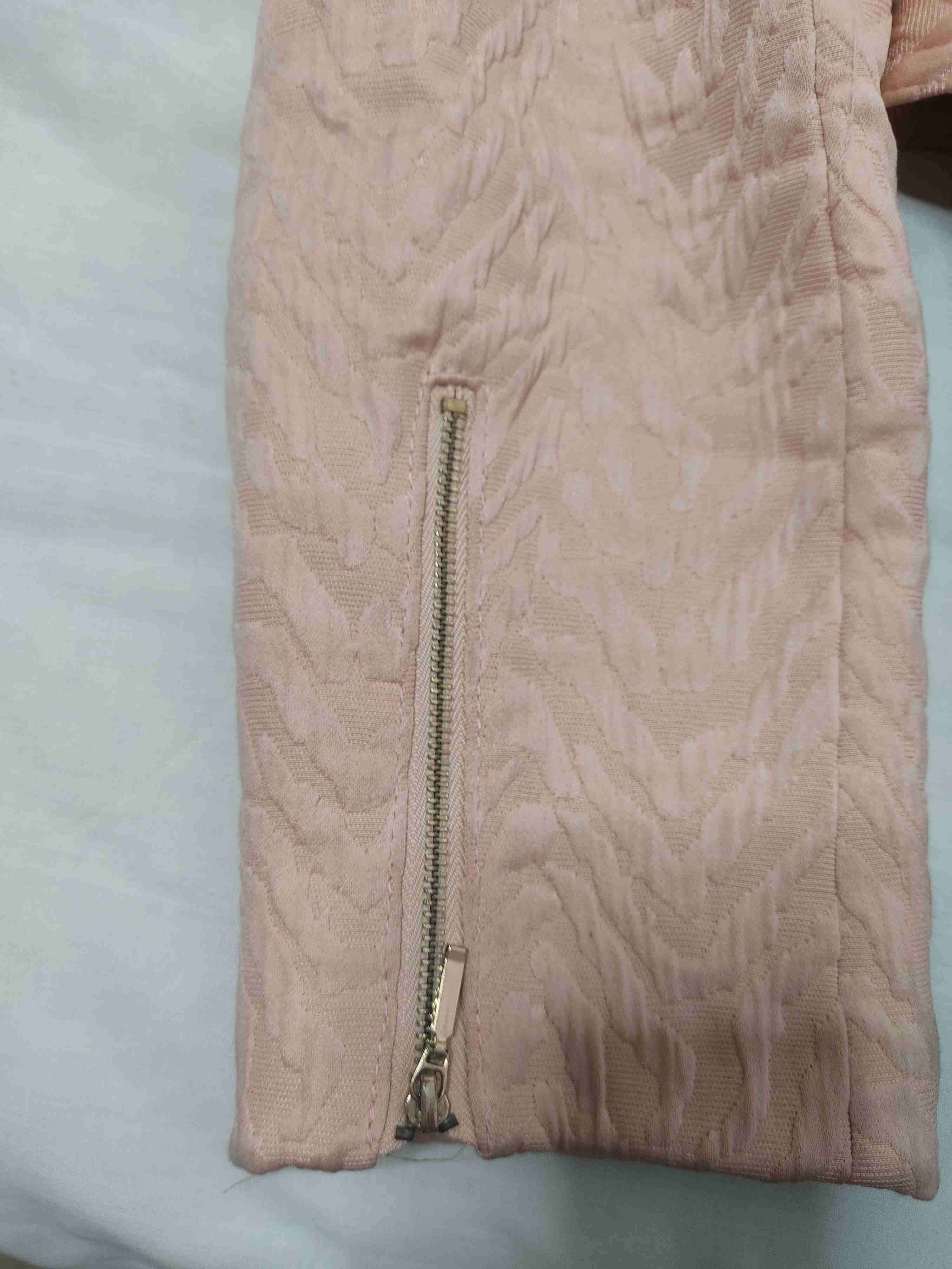 Abrigo rosa con textura - miniatura 6