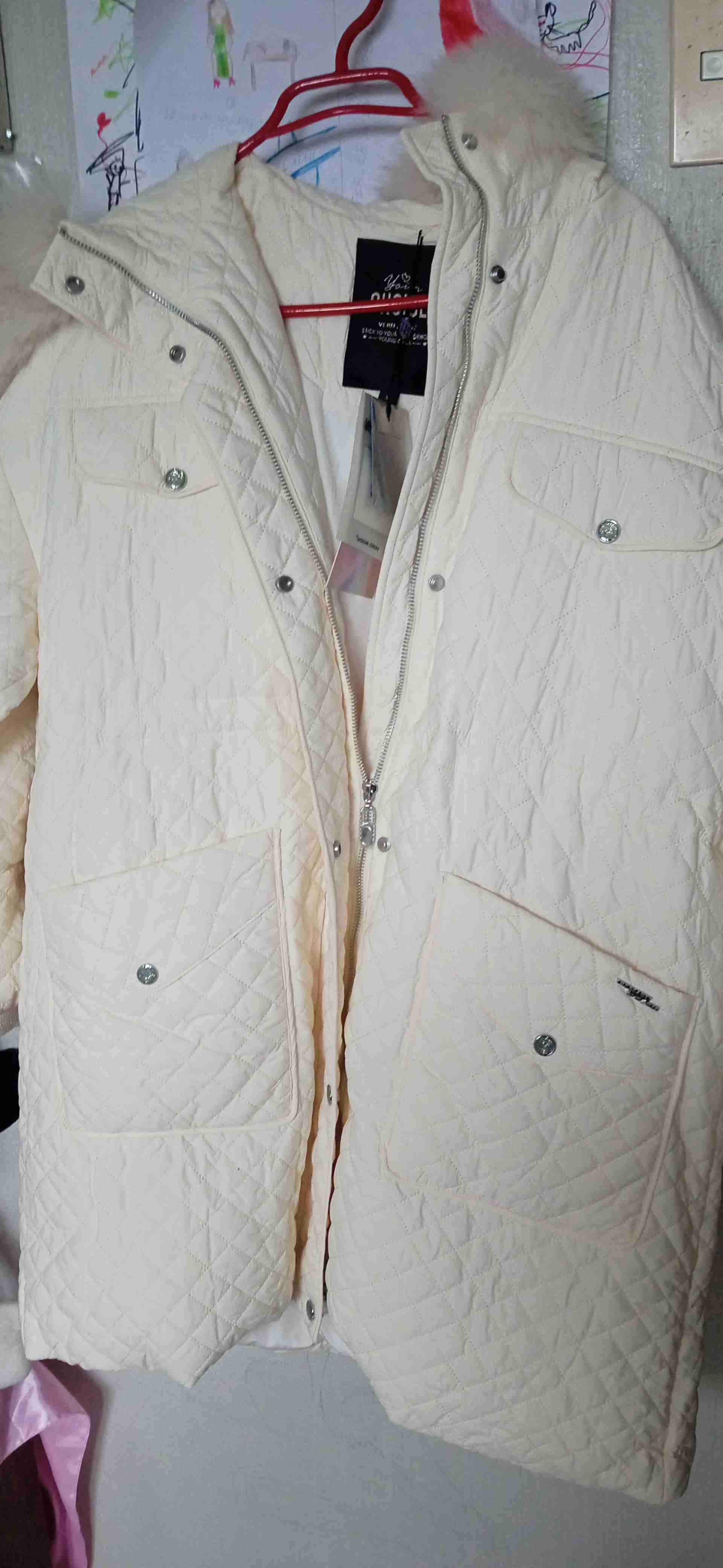 Parka blanca con capucha de piel - miniatura 2