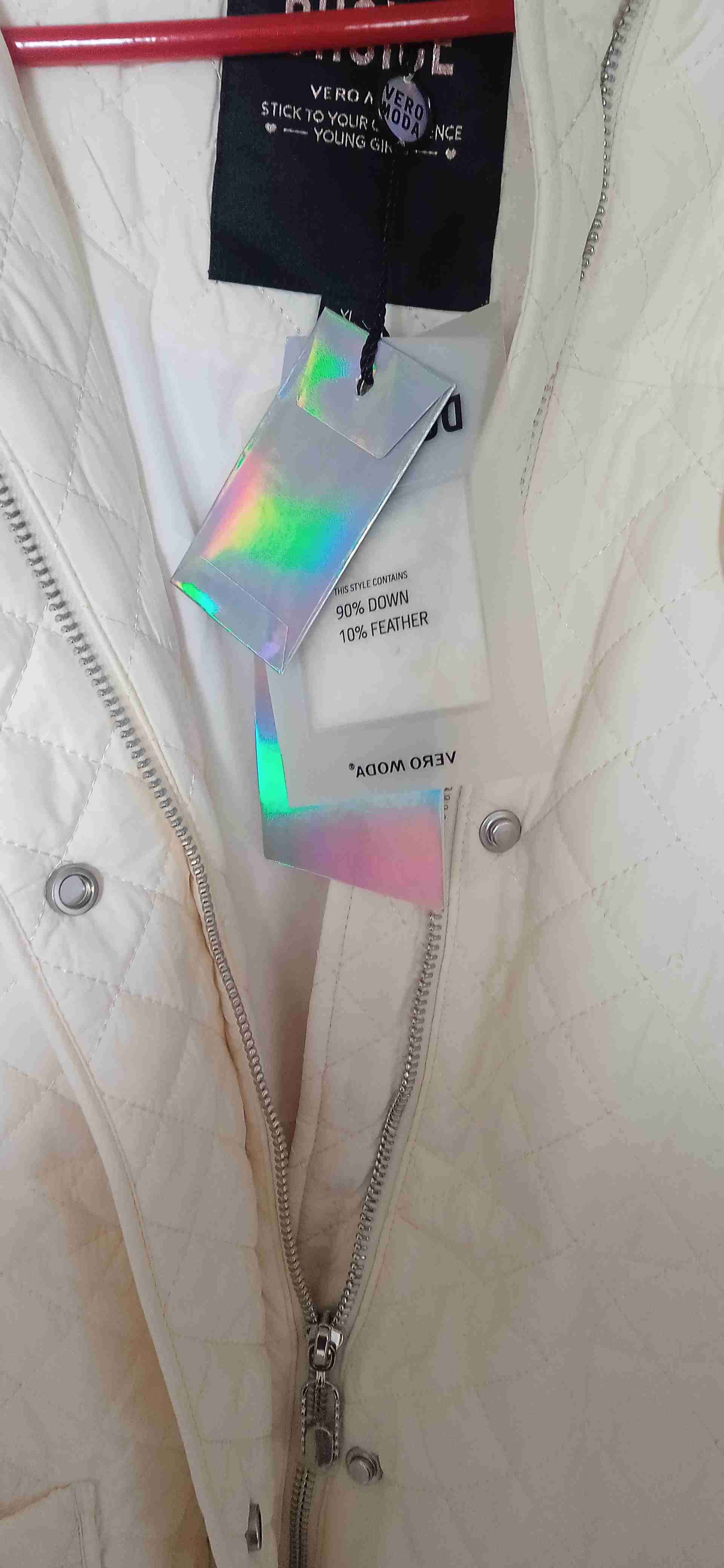 Parka blanca con capucha de piel - miniatura 3