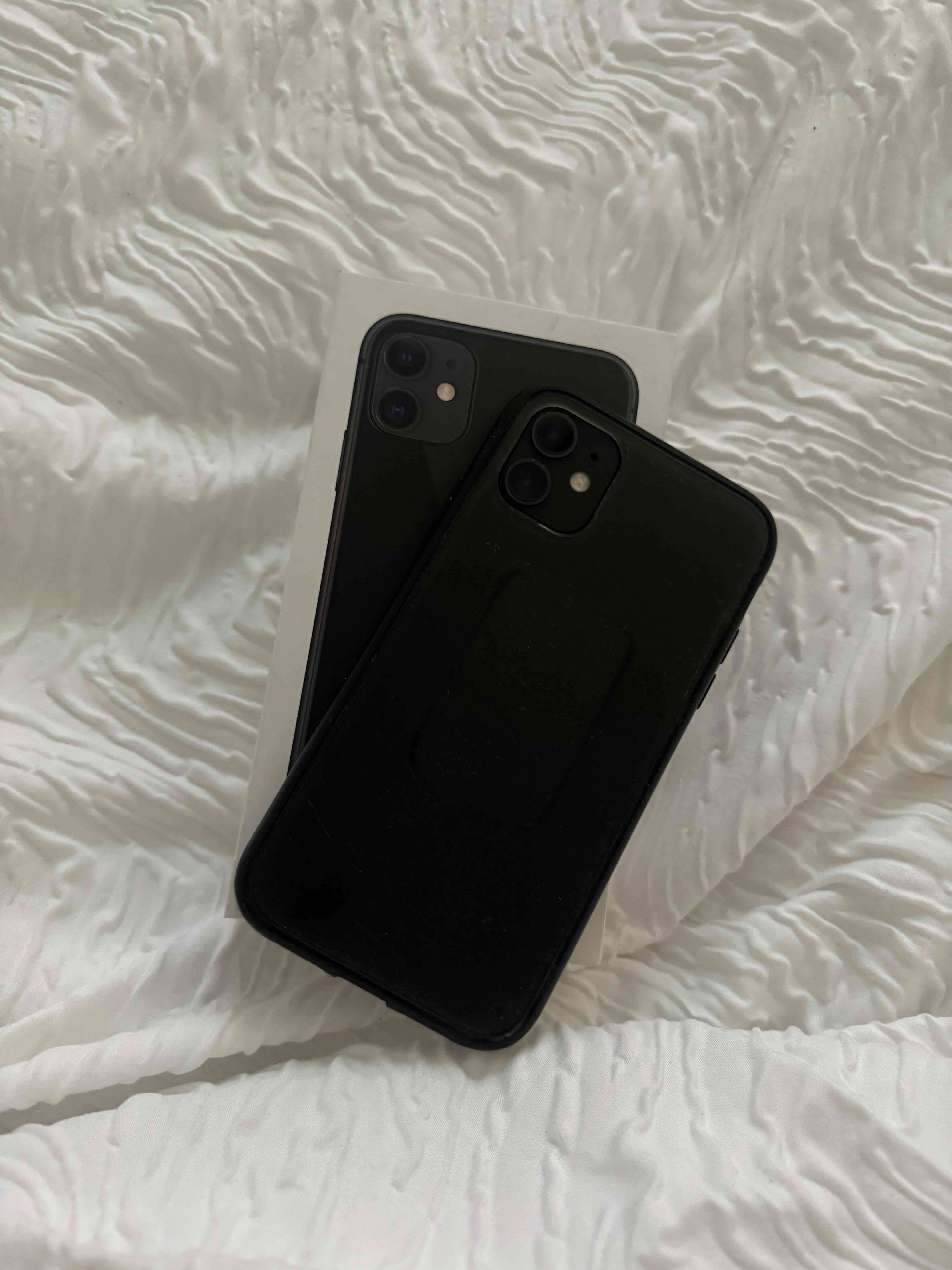 iPhone 11 black - 64 gb con caja original - miniatura 3
