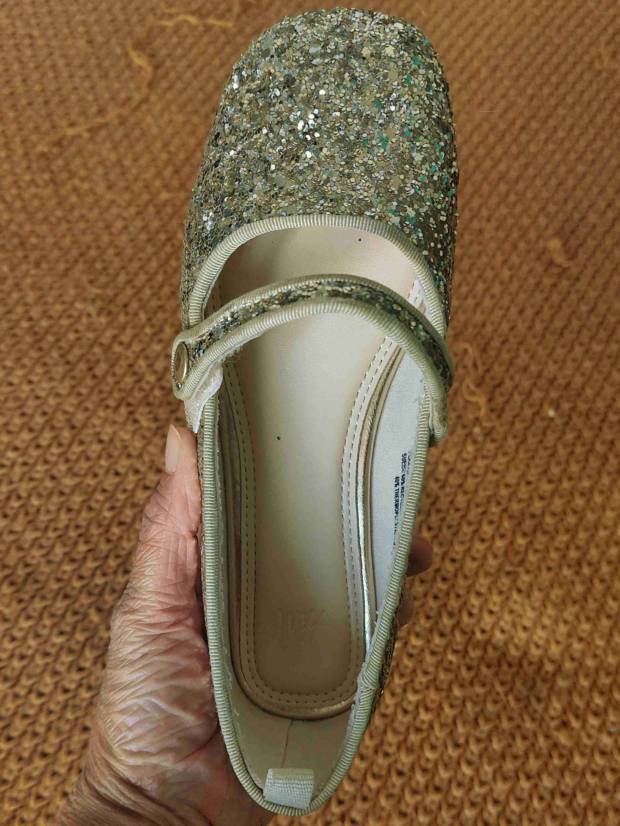 Zapatos niña de brillantina dorados - miniatura 2