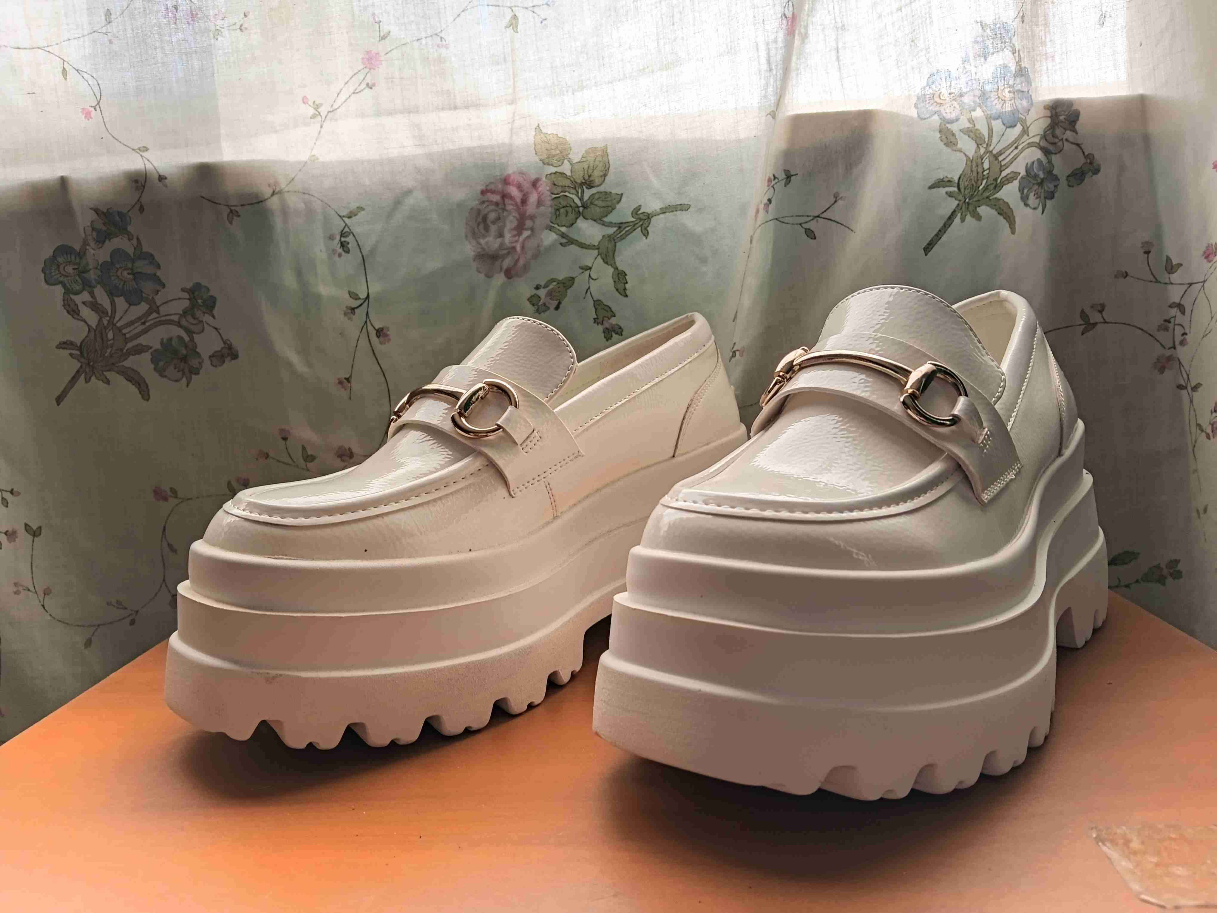 Mocasines blancos con plataforma - miniatura 1