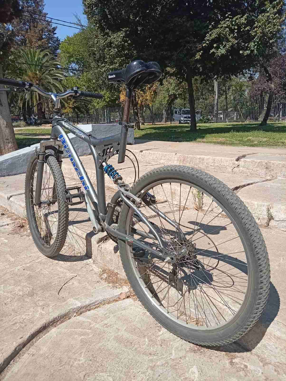 Bicicleta montaña Bianchi negra - miniatura 2
