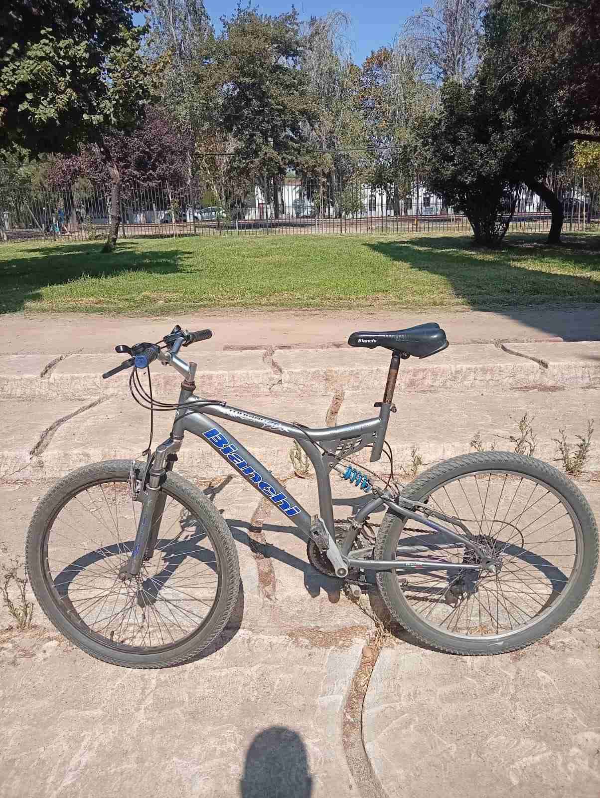 Bicicleta montaña Bianchi negra - miniatura 3