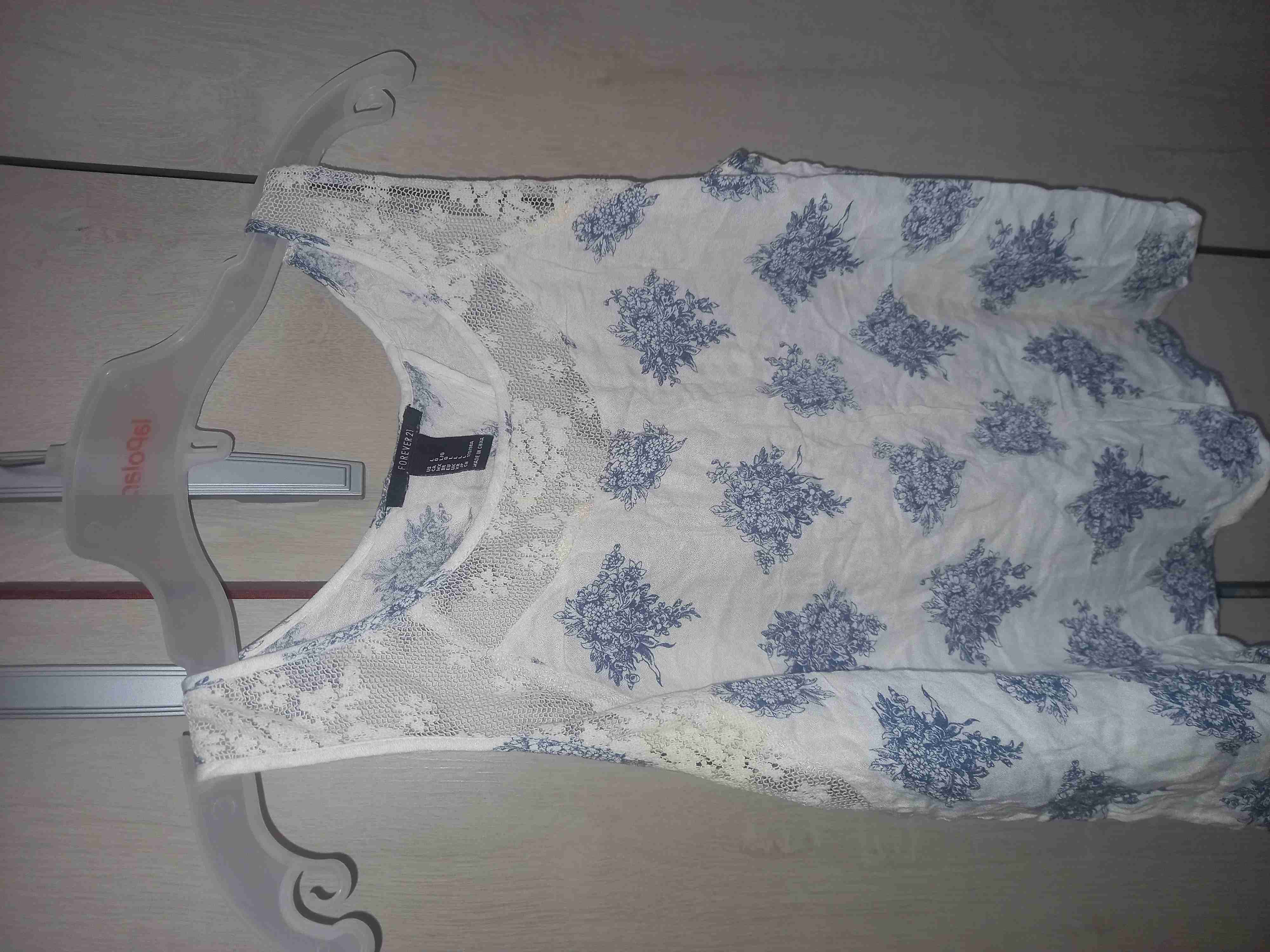 Blusa blanca con estampado azul - miniatura 2