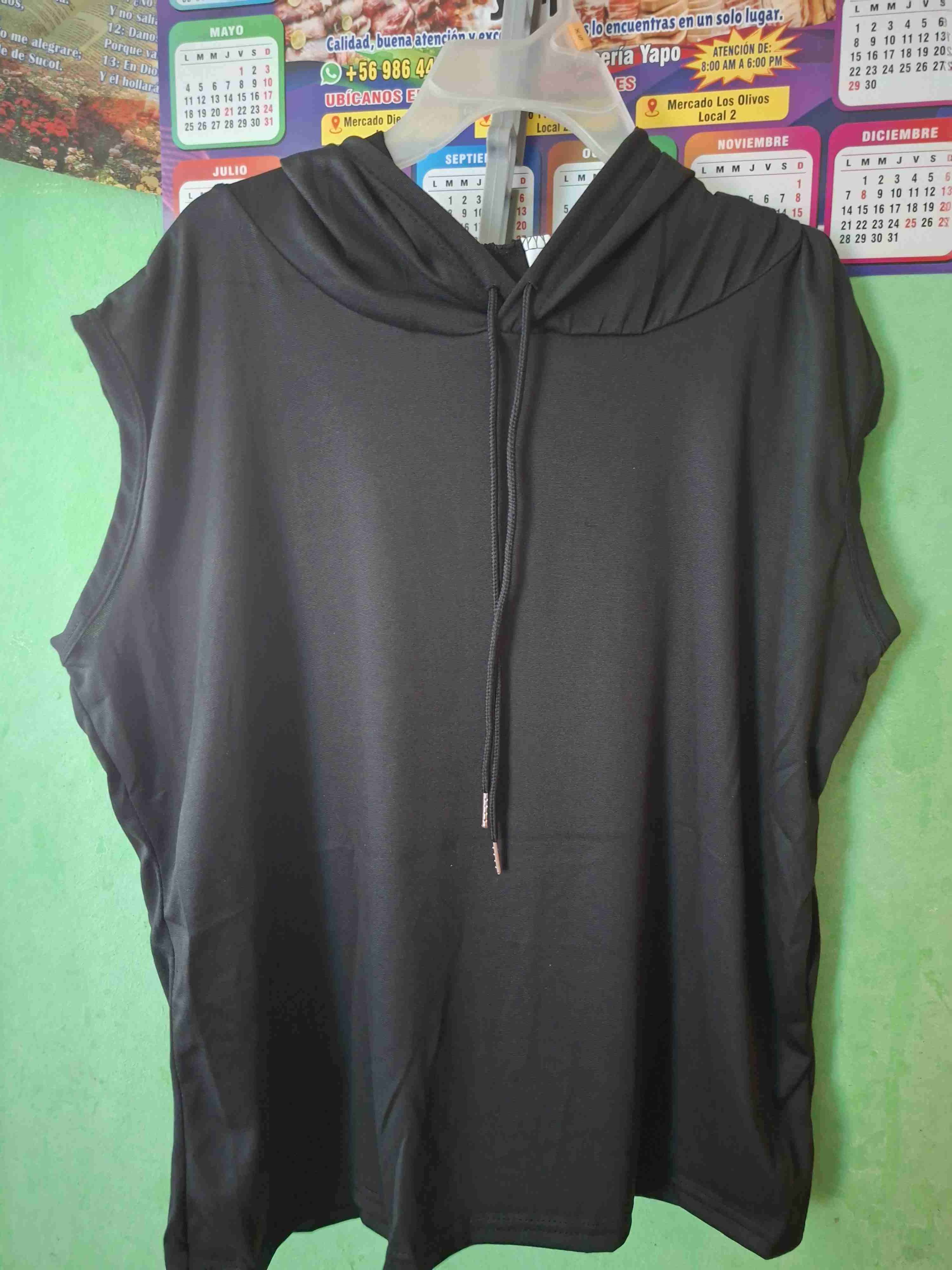 Polerón negro sin mangas