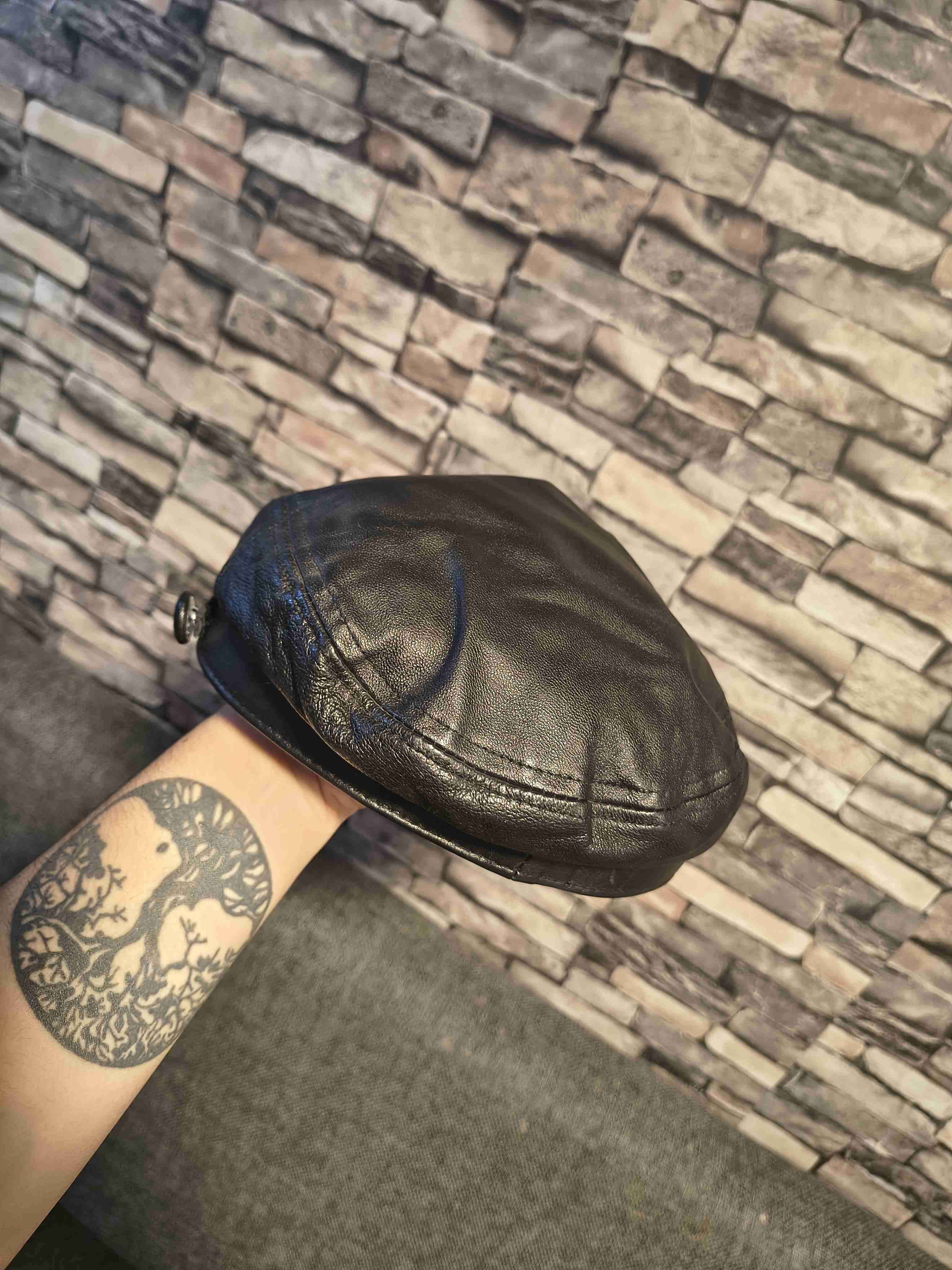 Gorra de piel negra estilo vintage cuero - miniatura 2