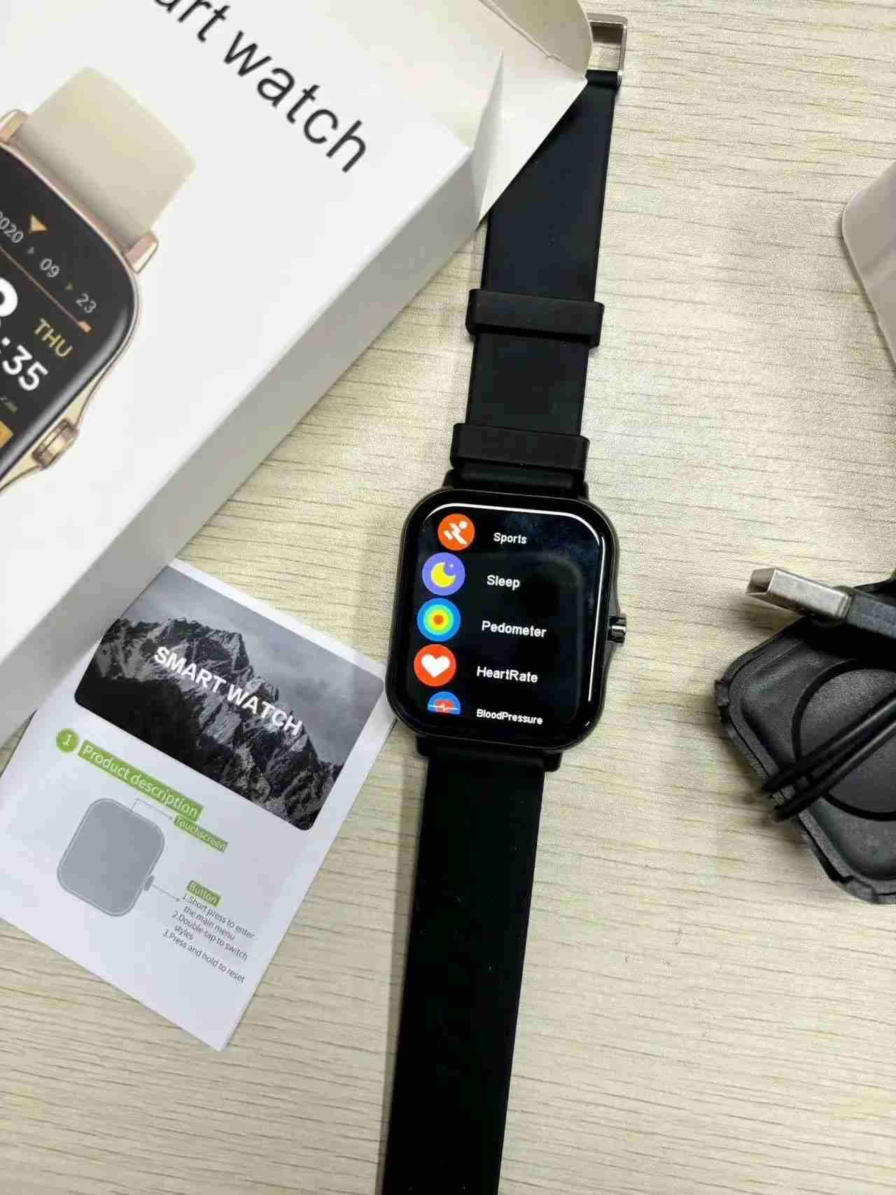Smartwatch negro con cargador - miniatura 2