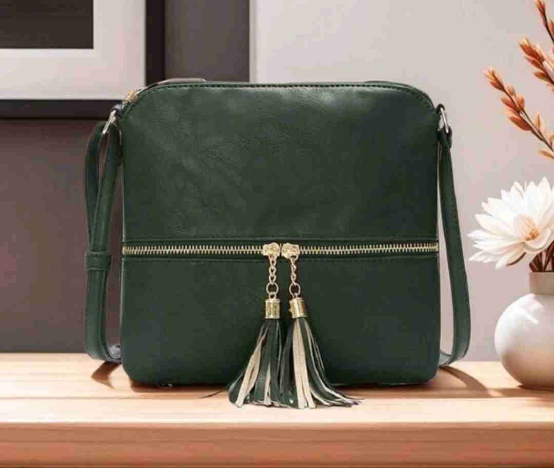 Cartera roja con cadena dorada - miniatura 4