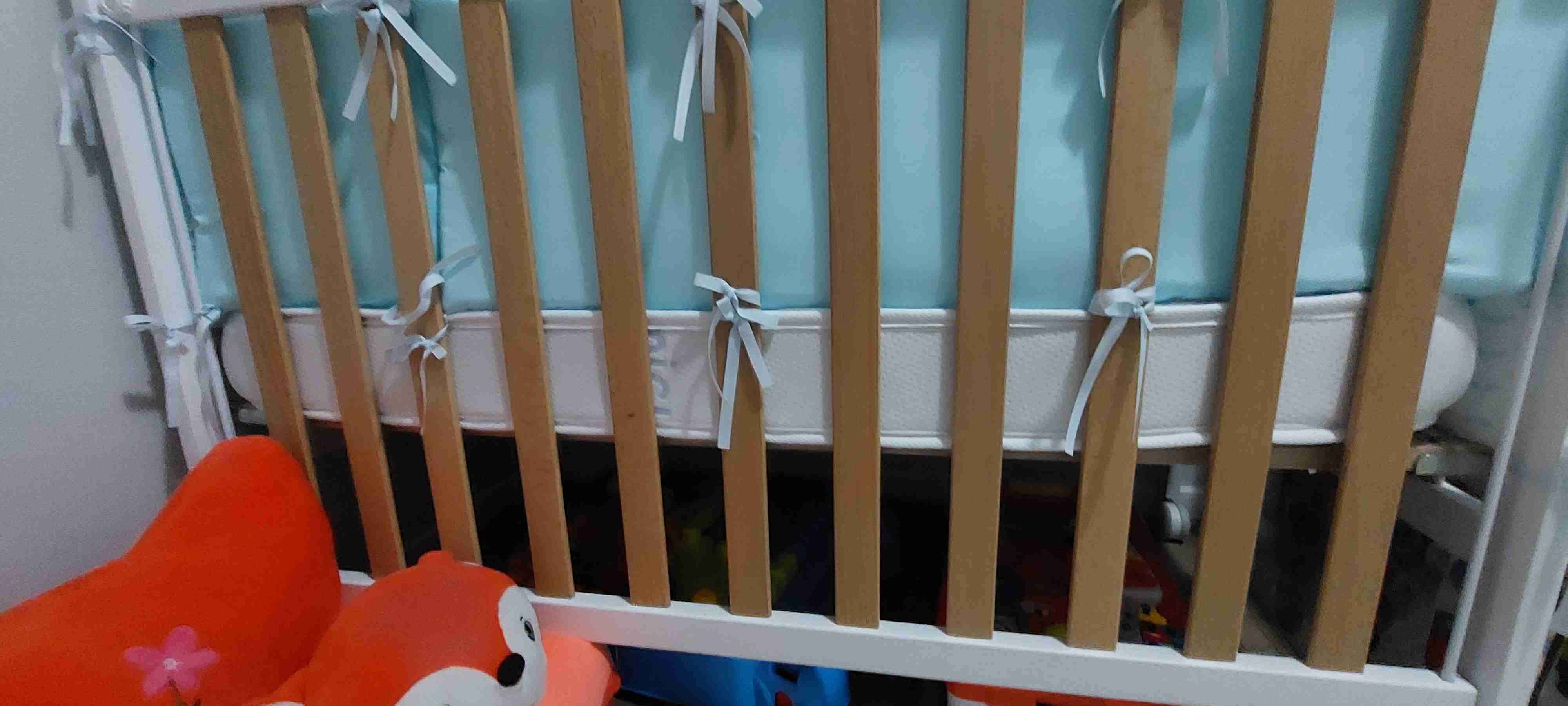 Cuna de madera con protector - miniatura 6