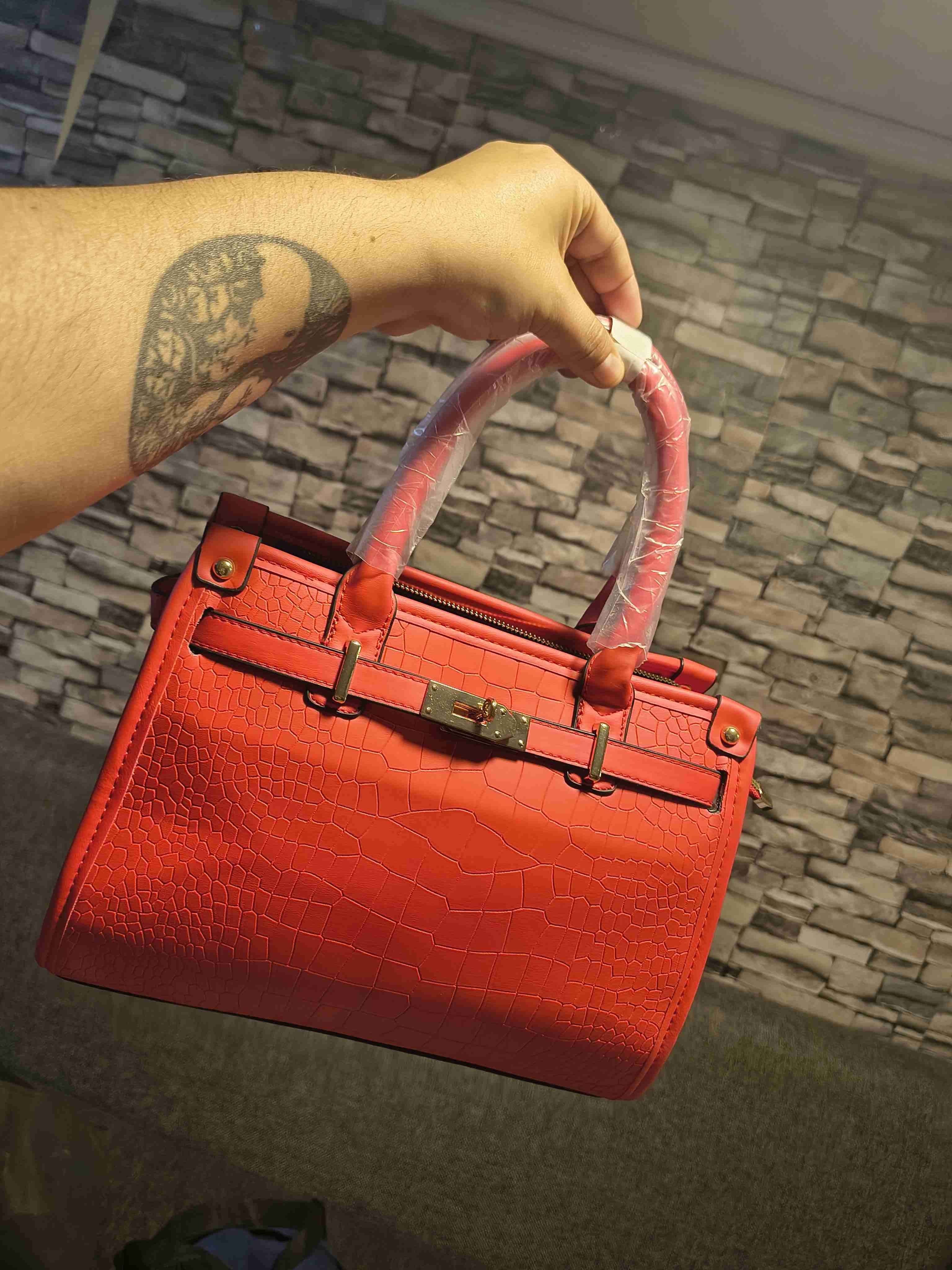 Cartera roja de cuero sintético - miniatura 1