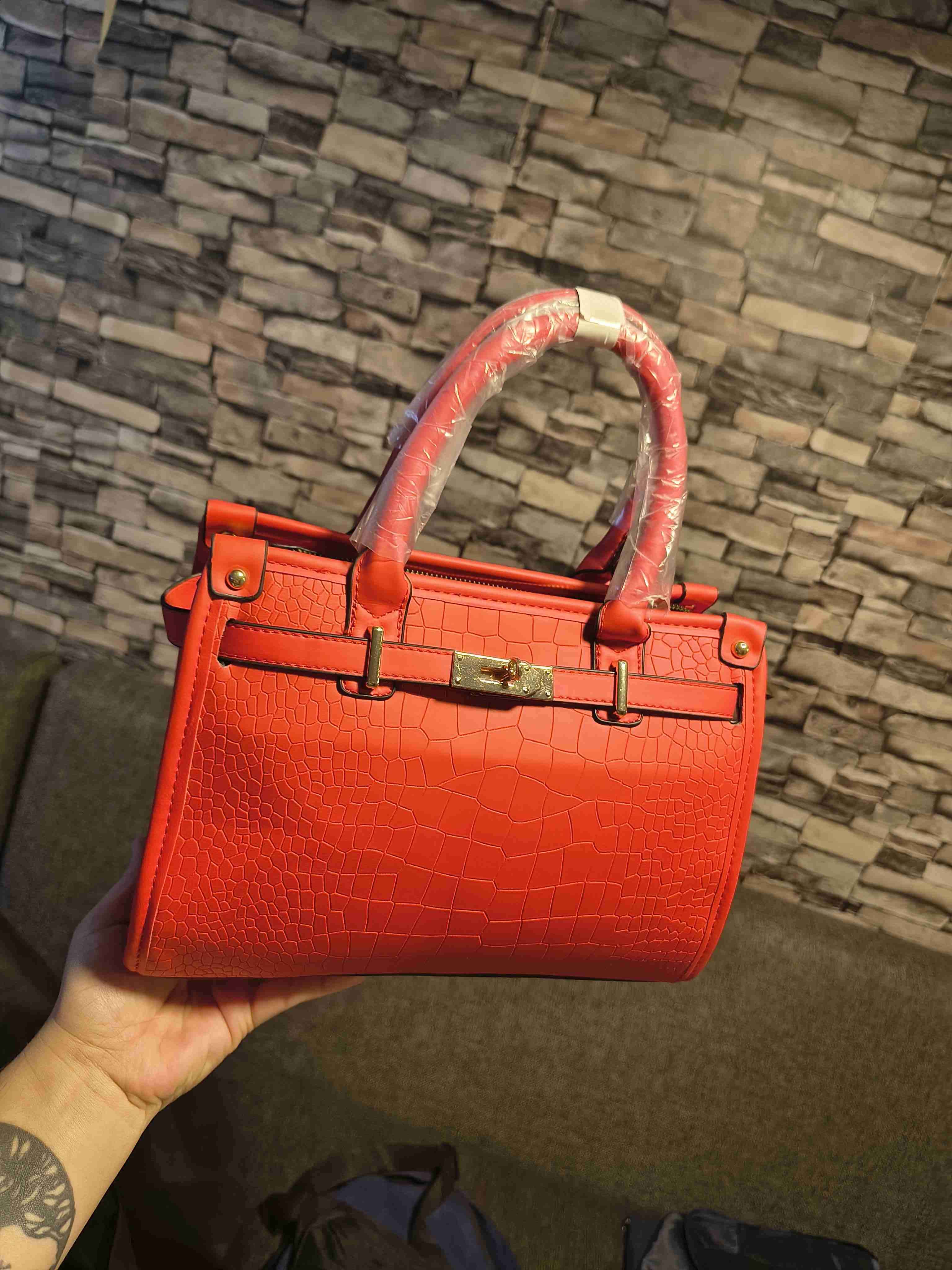 Cartera roja de cuero sintético - miniatura 2