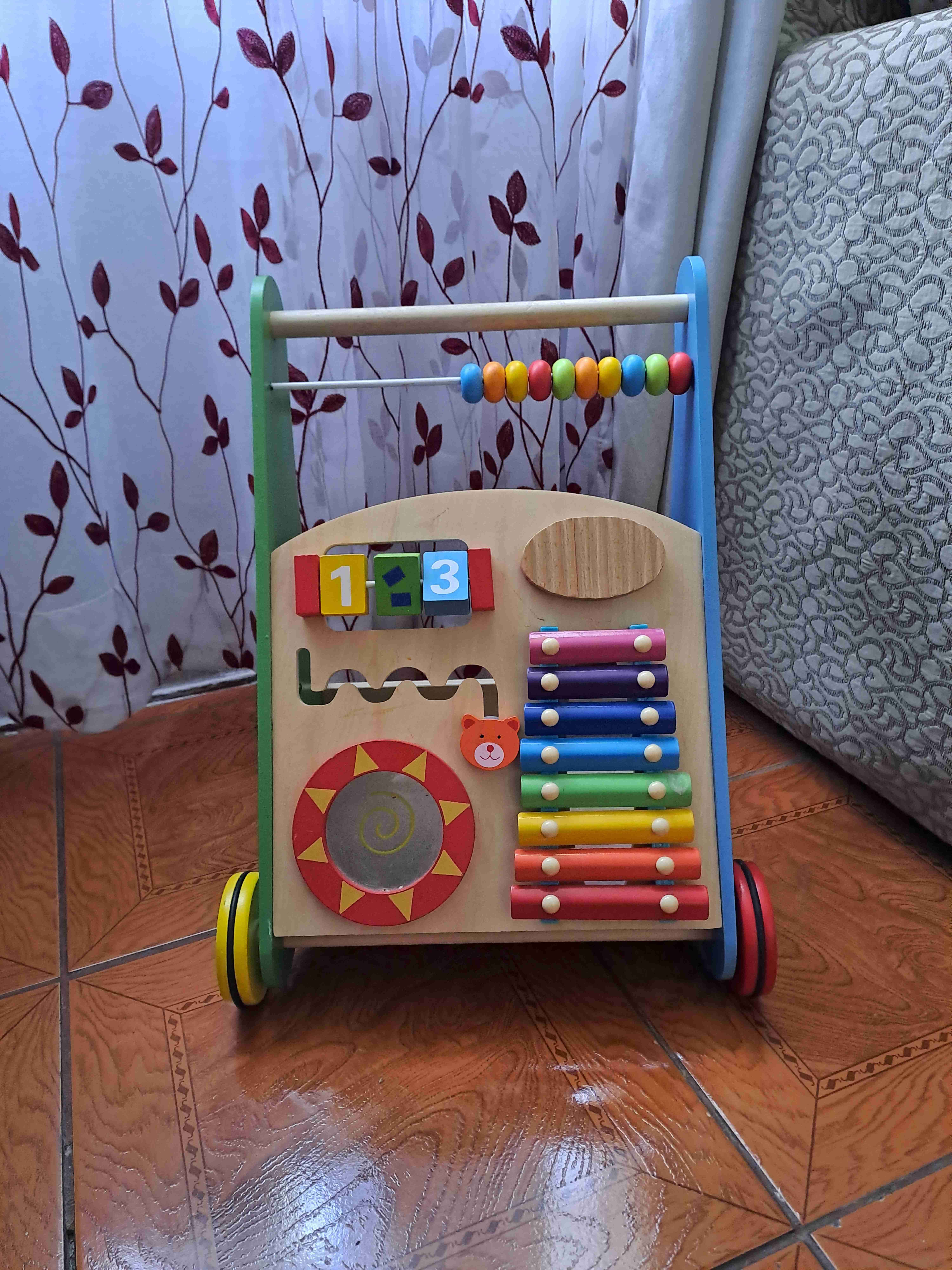 Andador de madera para bebé - miniatura 1