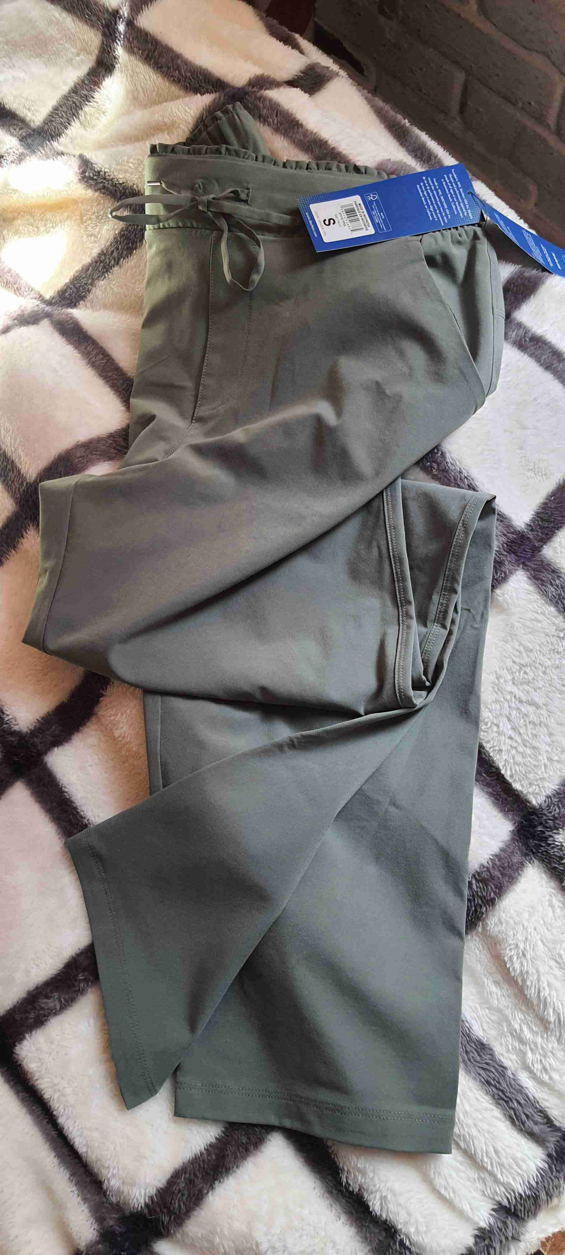 Pantalones deportivos verde oliva