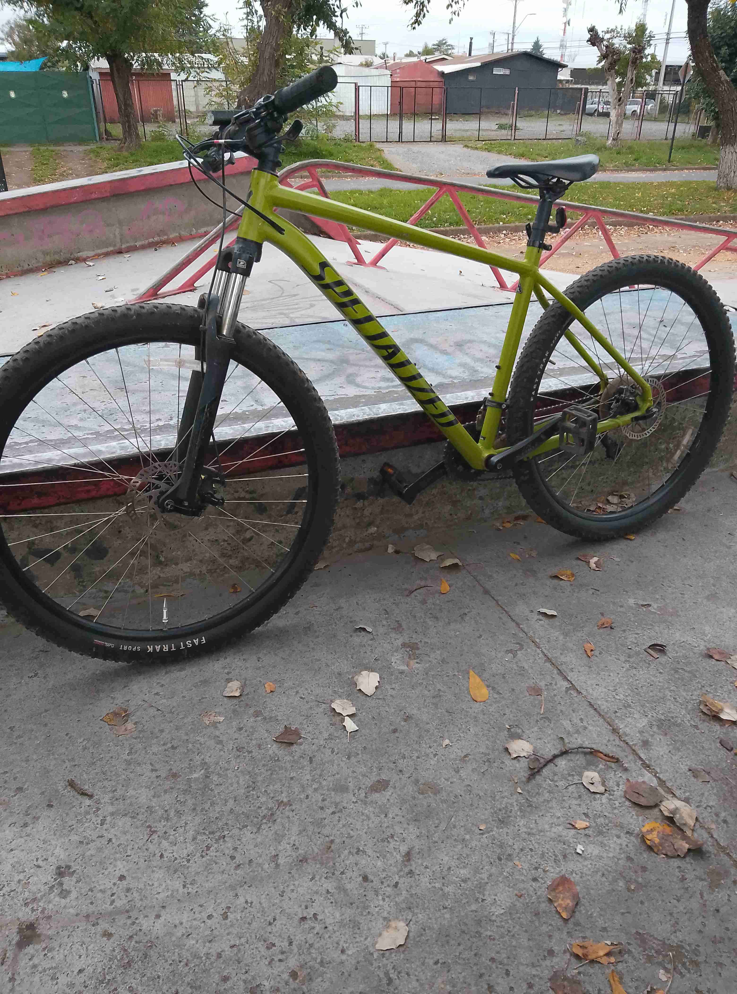 Bicicleta Specialized amarilla
