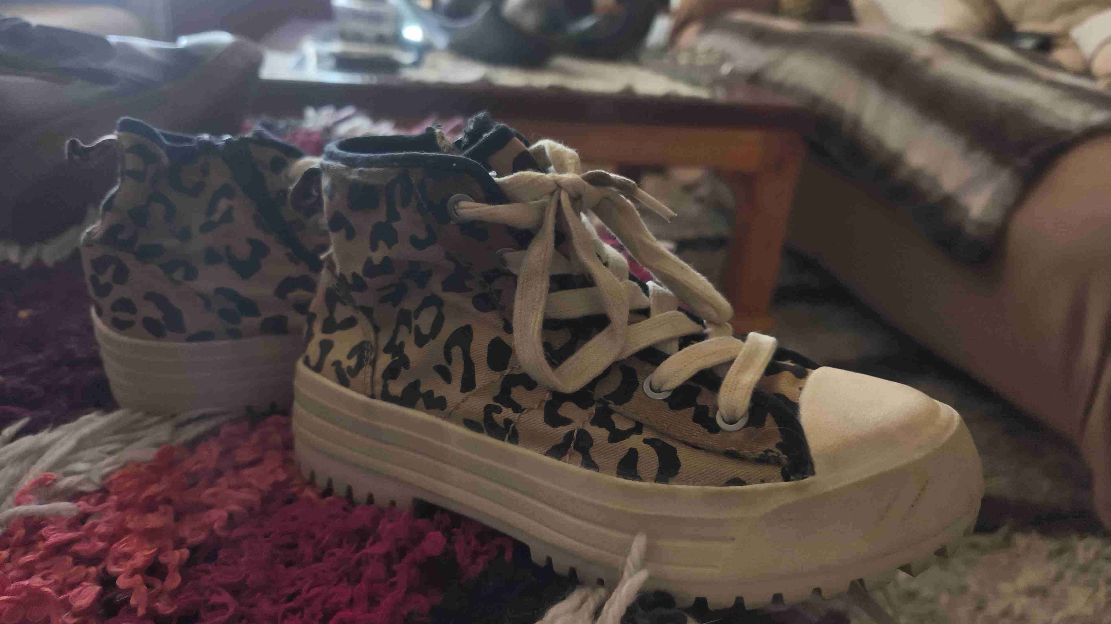 Zapatillas infantiles con estampado animal print - miniatura 2