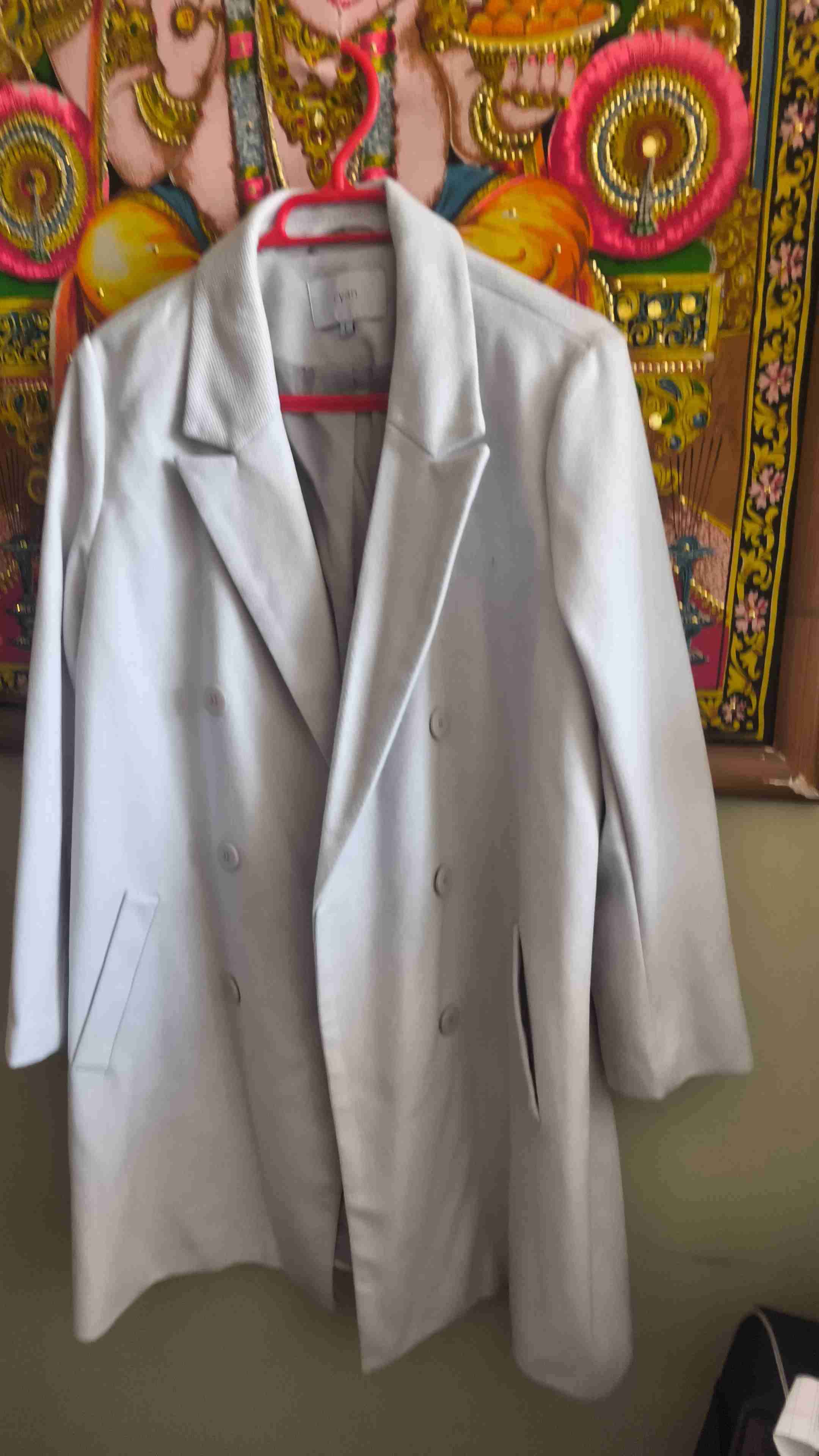 Abrigo largo color claro - miniatura 1