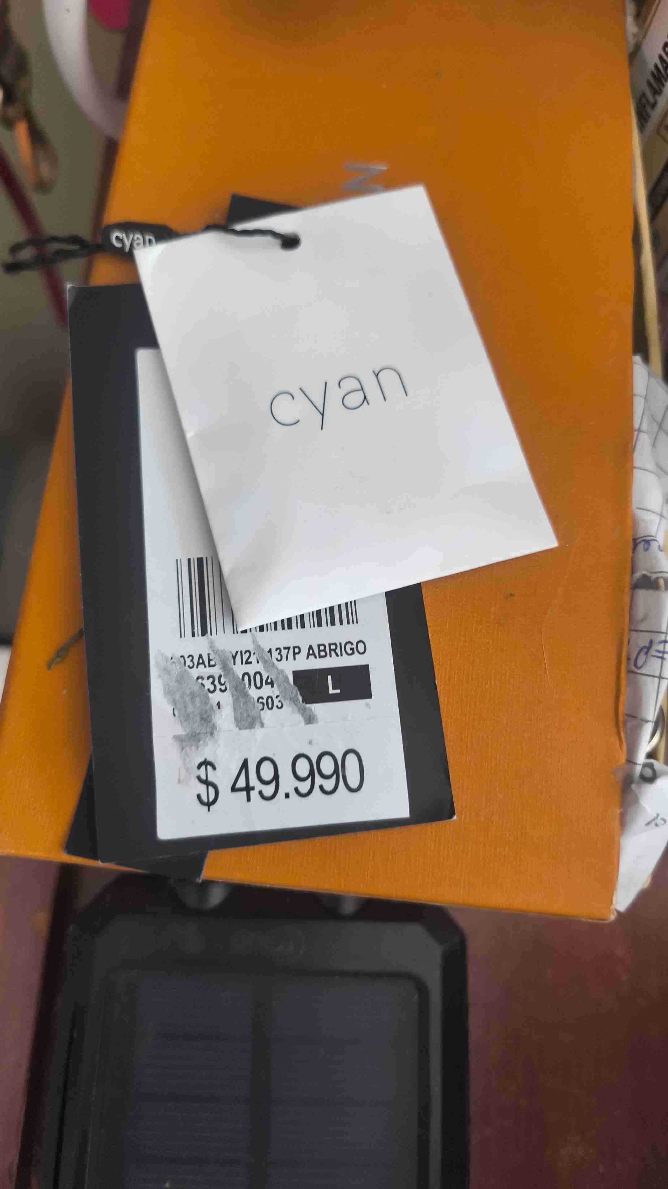 Abrigo largo color claro - miniatura 2