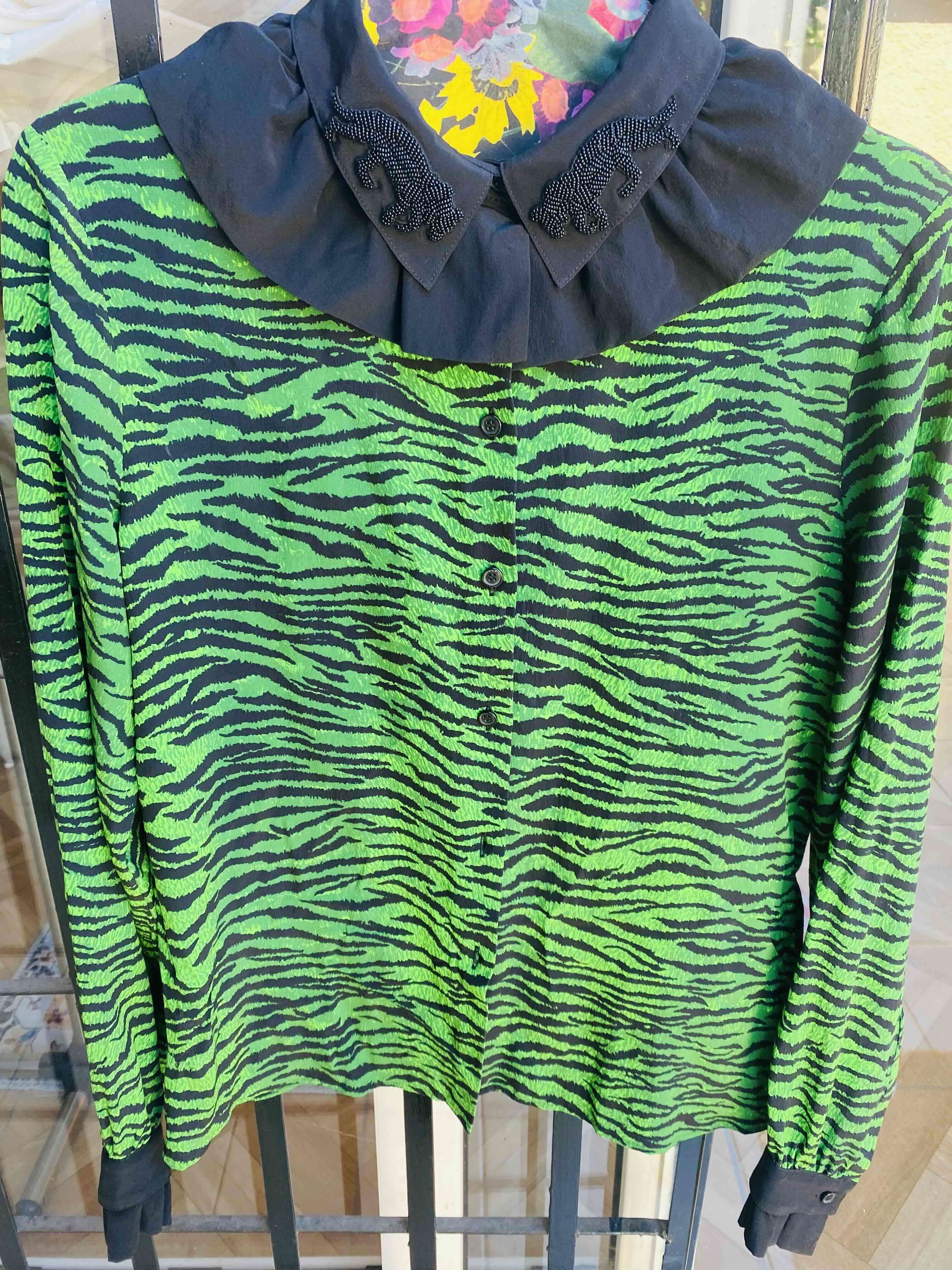 Blusa de rayas verde y negro - 1