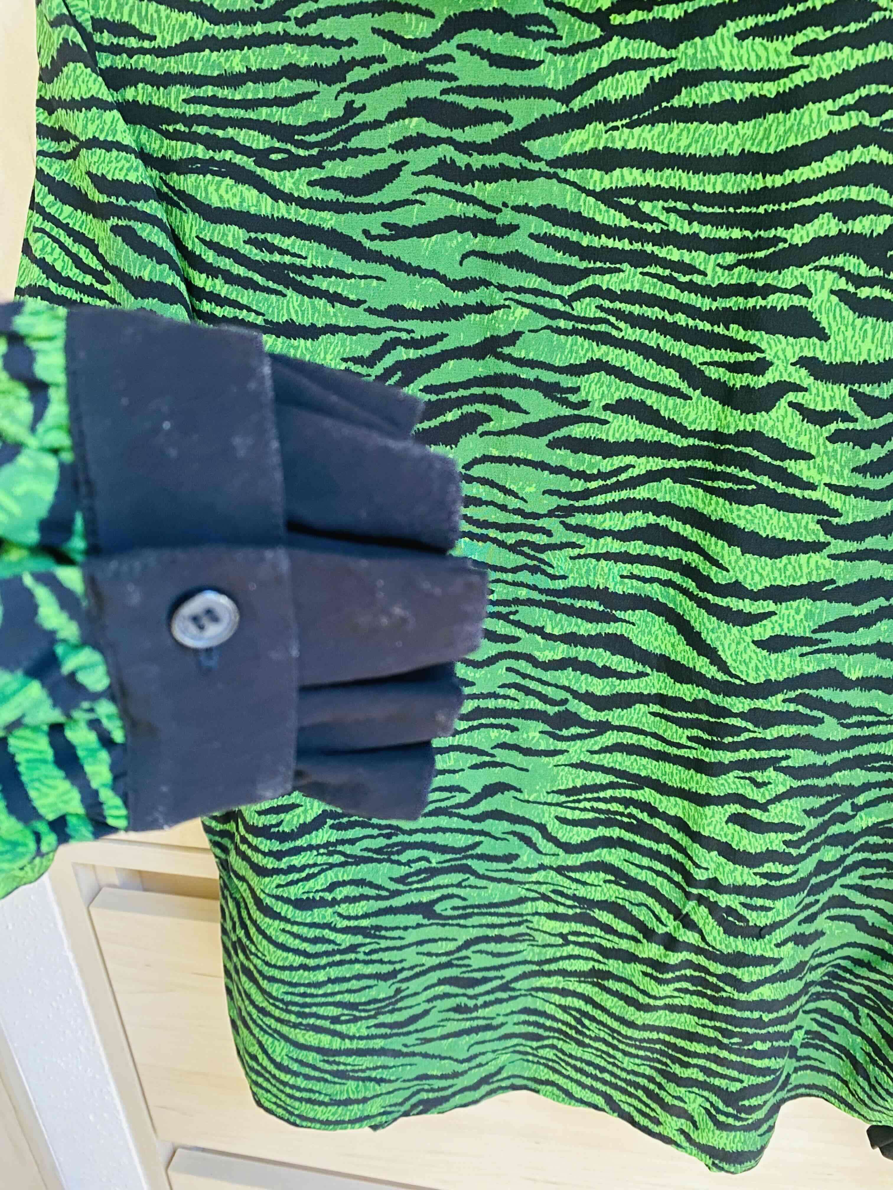 Blusa de rayas verde y negro - 3