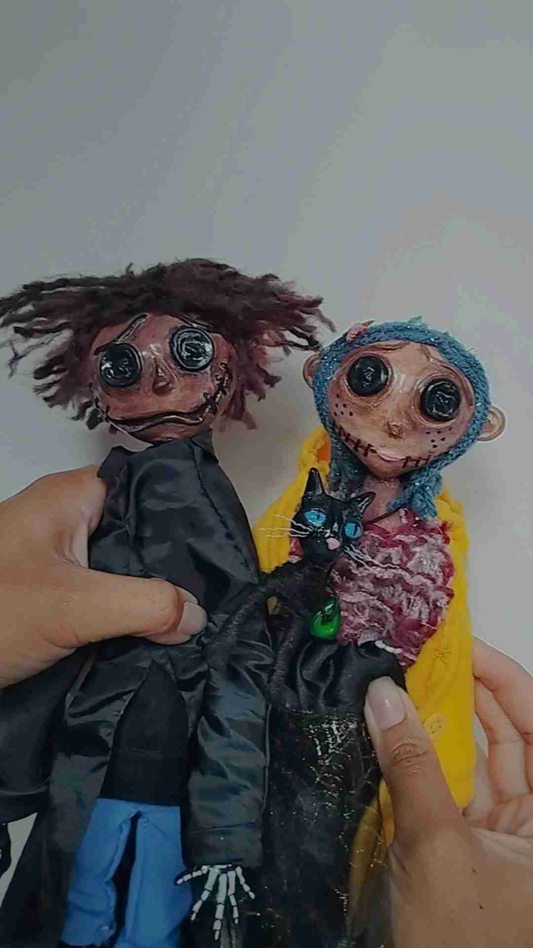Muñecos de Coraline y al puerta secreta - miniatura 1