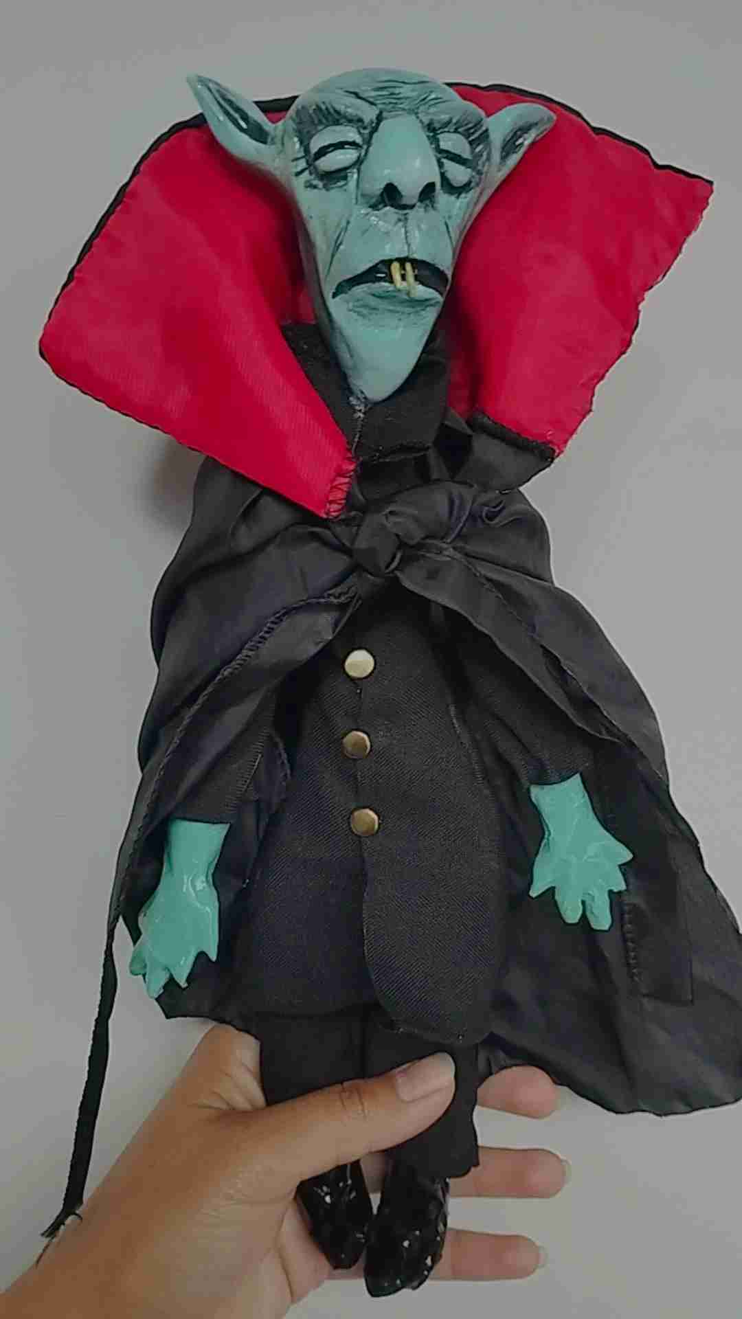 Muñeco de vampiro Nosferatu - miniatura 1