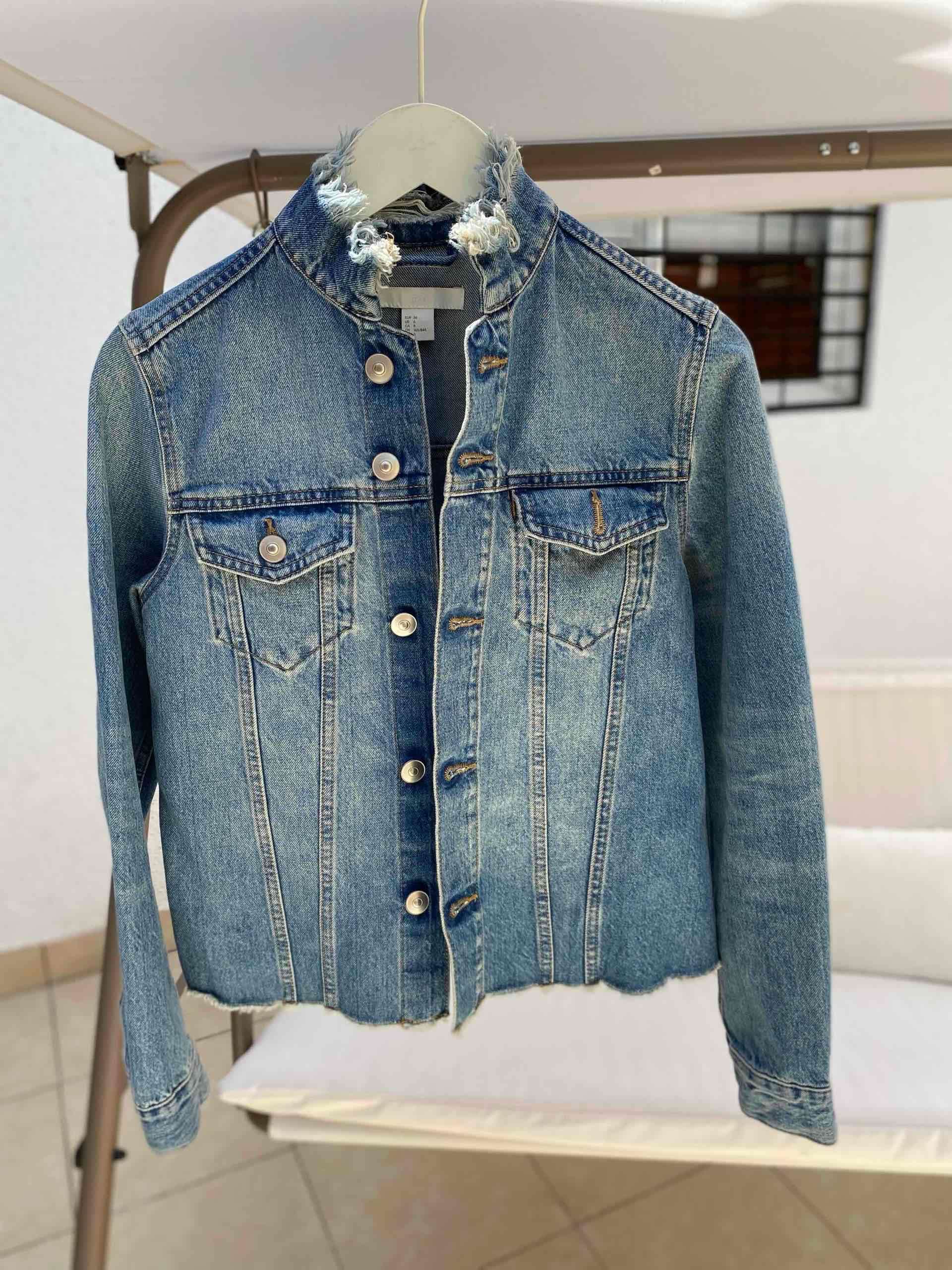 Chaqueta de mezclilla desgastada - miniatura 1