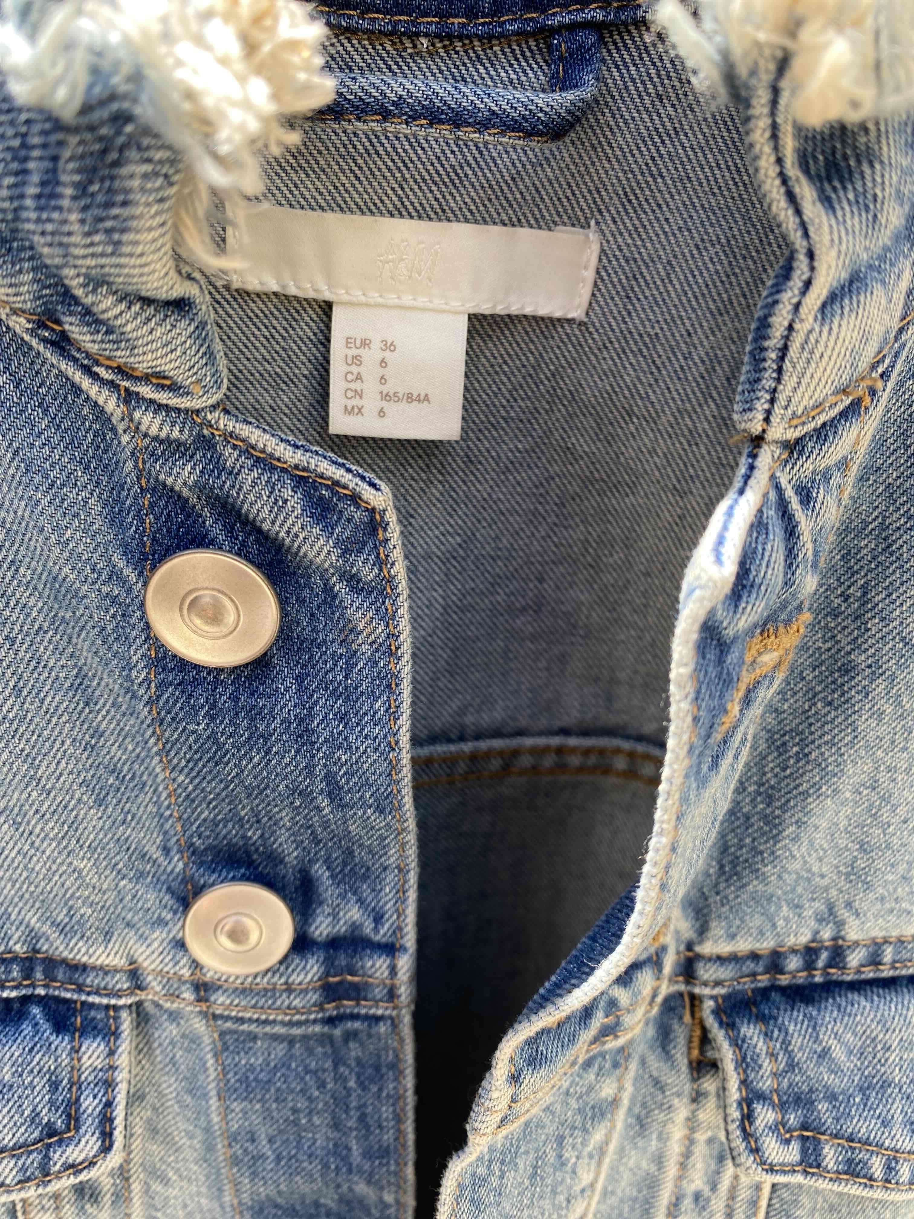 Chaqueta de mezclilla desgastada - miniatura 2