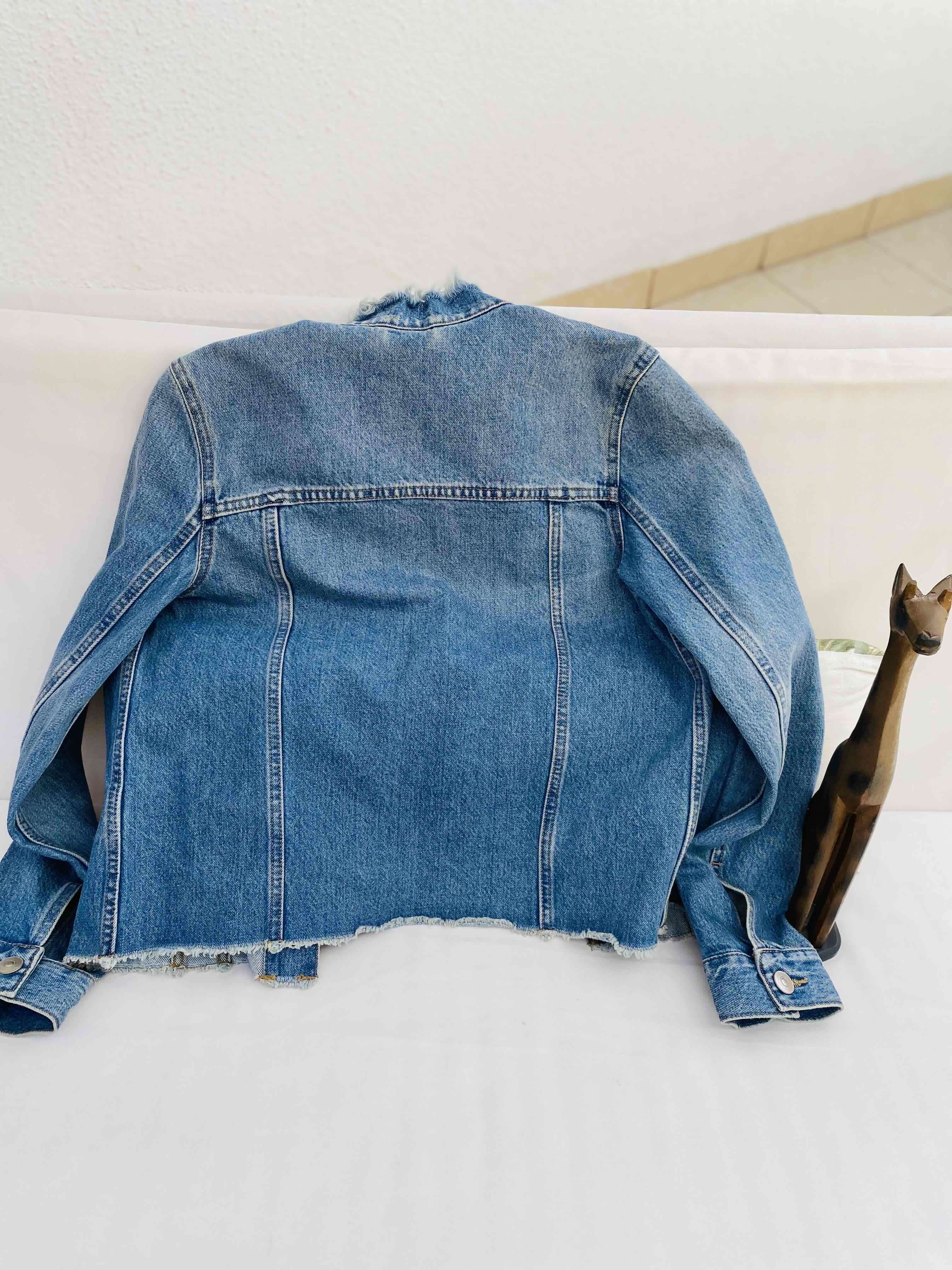 Chaqueta de mezclilla desgastada - miniatura 4