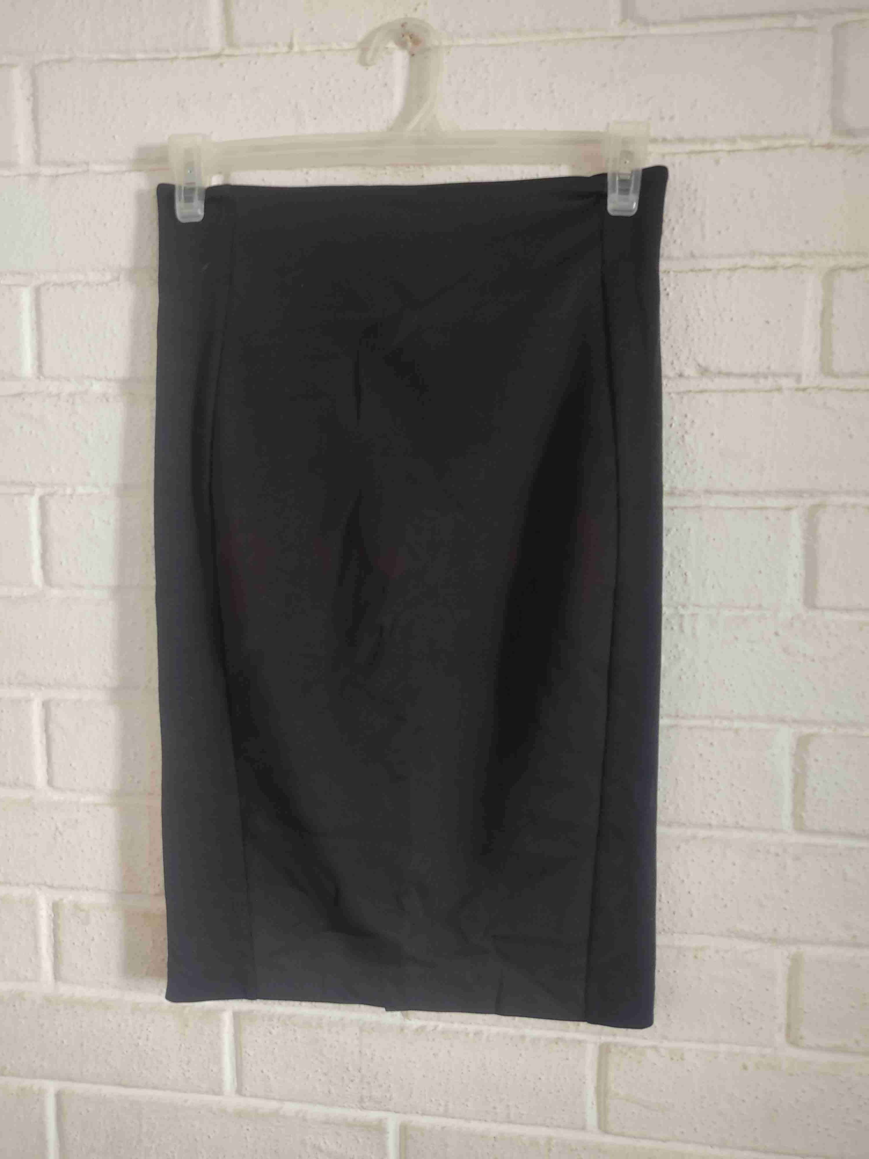 Falda lápiz negra elegante - miniatura 1