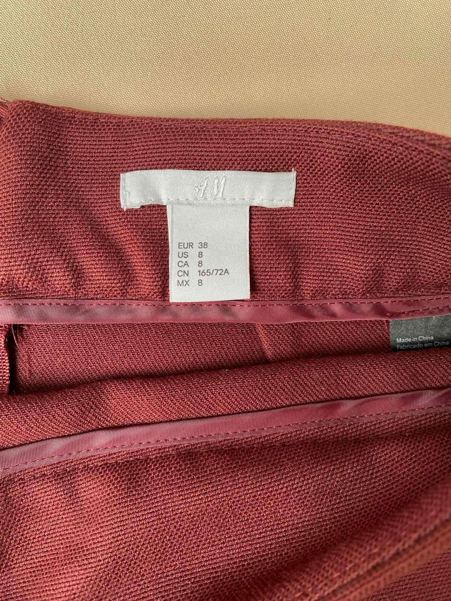 Falda burdeos con bolsillos - miniatura 4