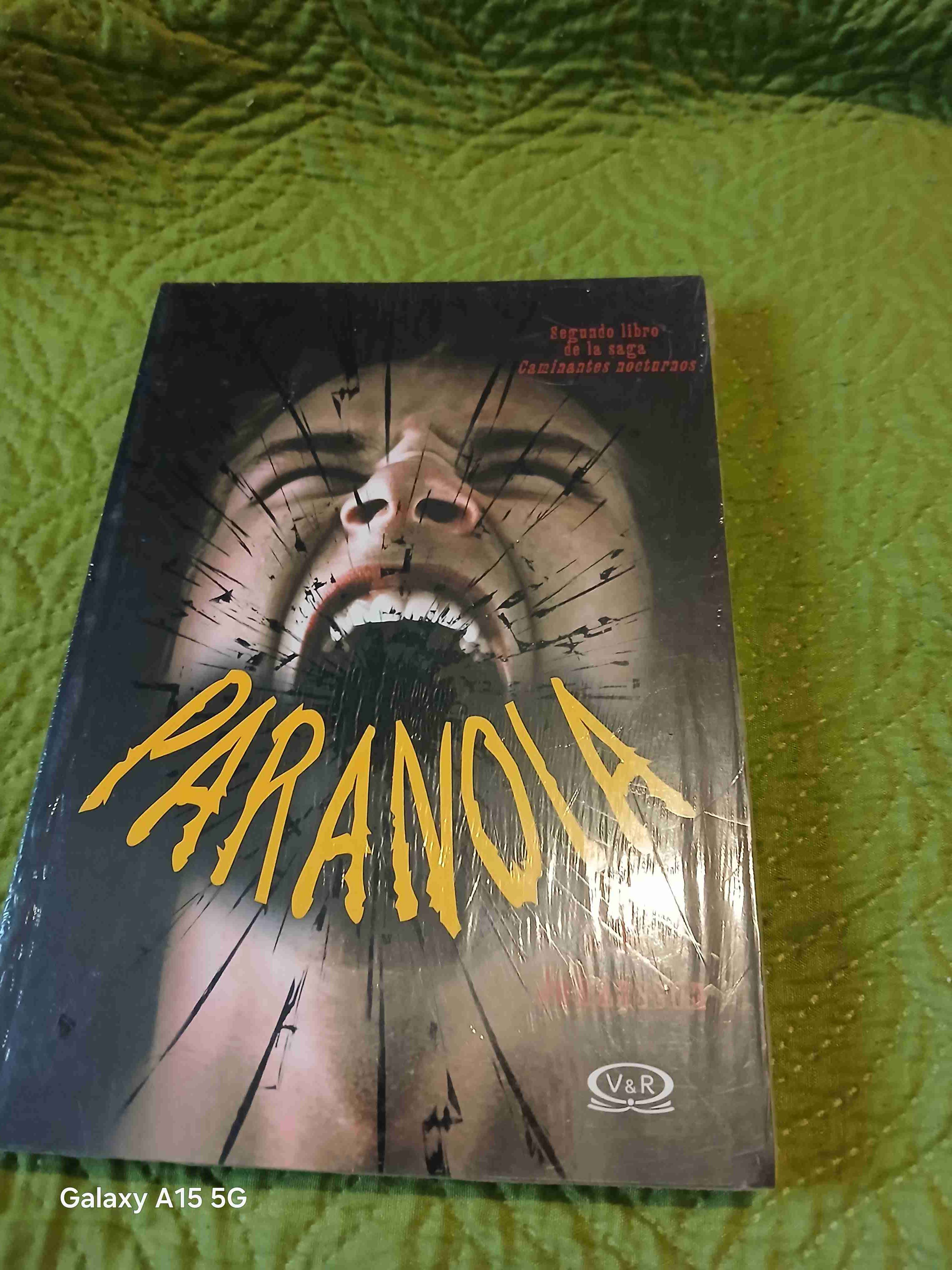 Libro 'Paranoia' de la saga Caminantes nocturnos - miniatura 1