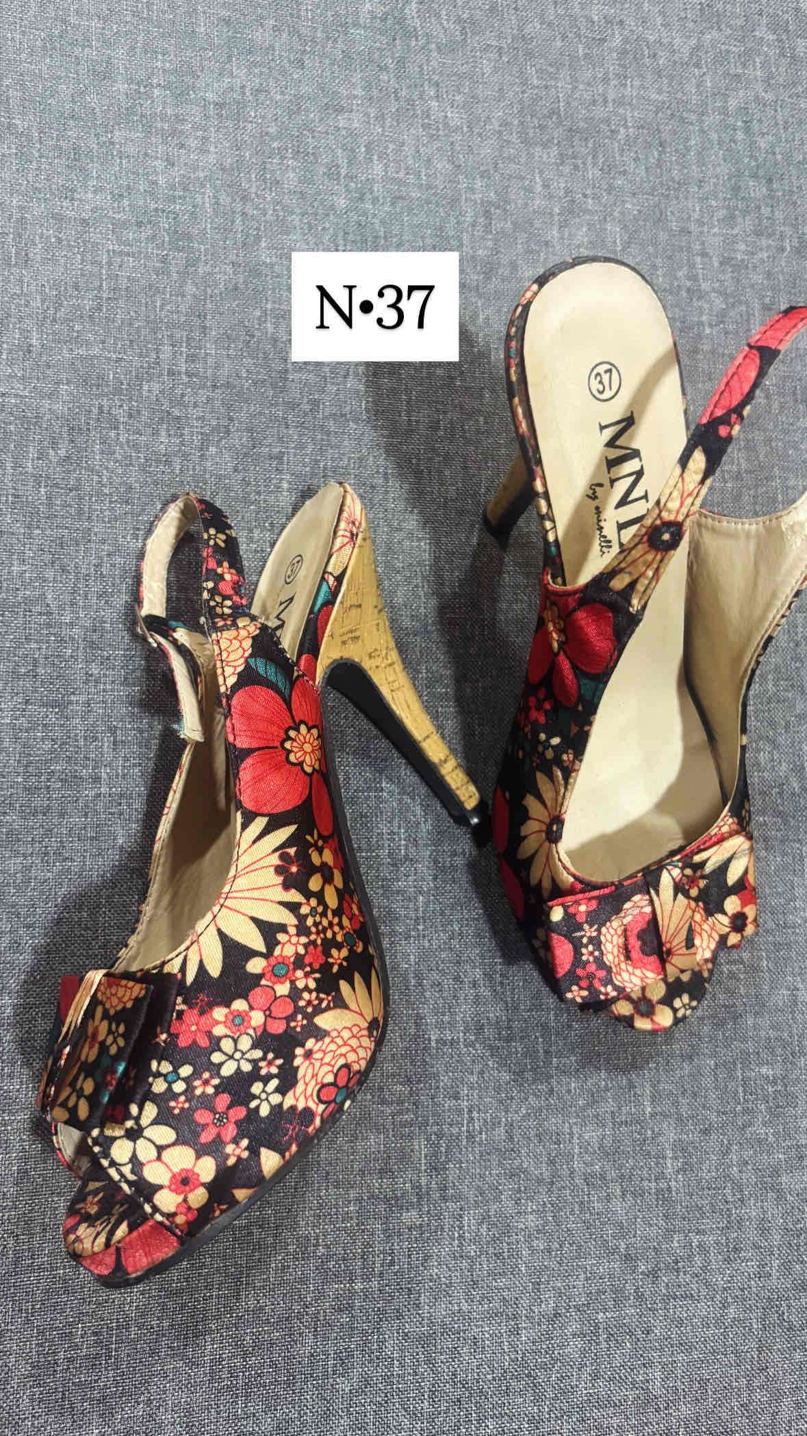 Tacones altos - miniatura 4